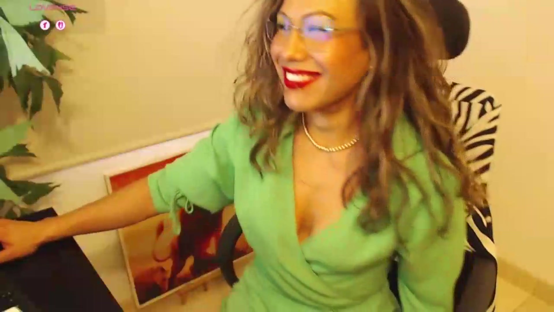 Gallery image thumbnail from office_secret's myfreecams stream on, 08/31/2026, 17:26 image 13 of 20