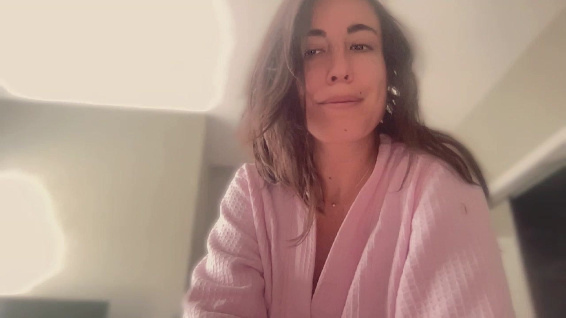 Gallery image thumbnail from olivia_virgo's myfreecams stream on, 12/08/2022, 16:35 image 17 of 20