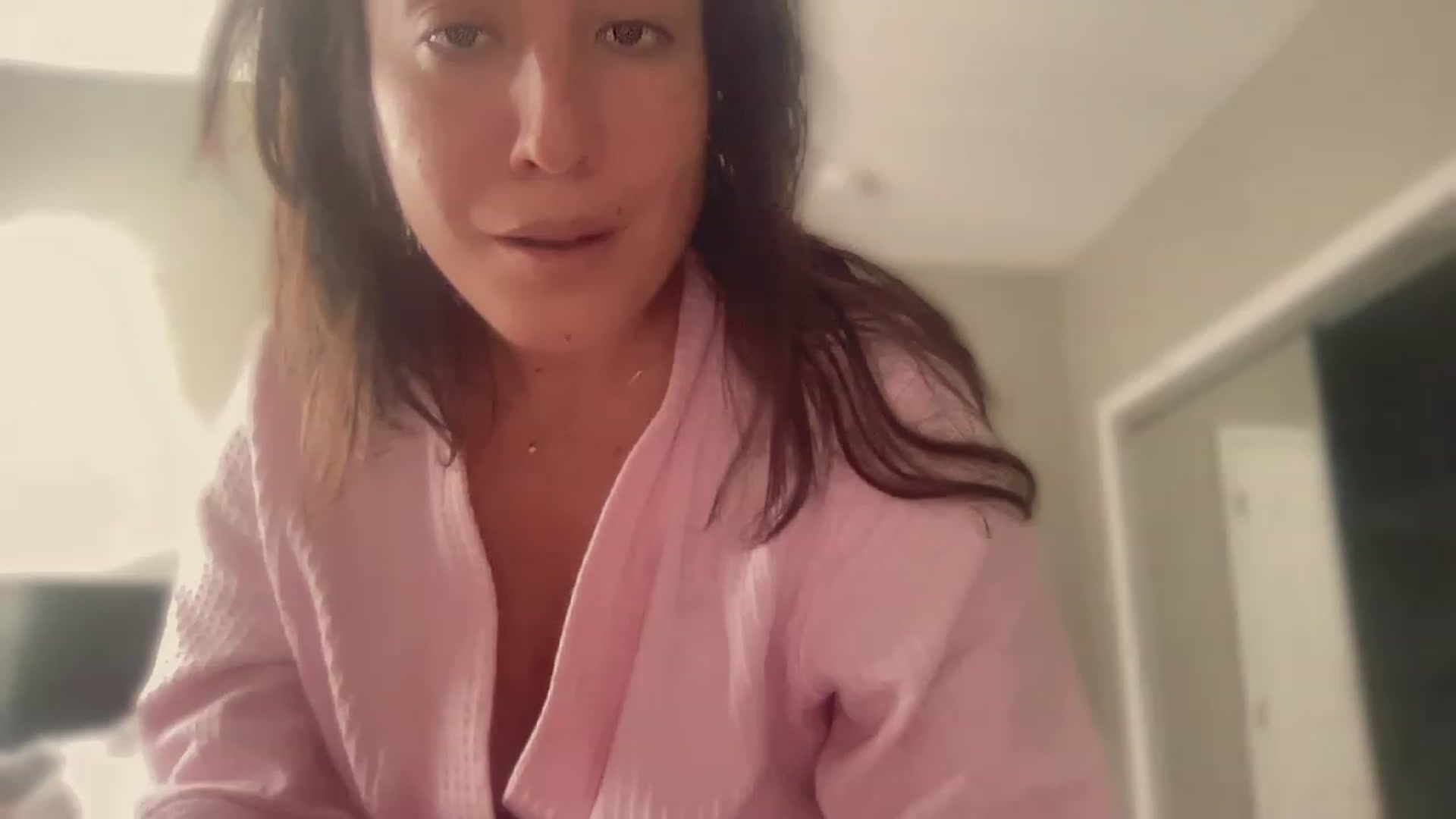 Gallery image thumbnail from olivia_virgo's myfreecams stream on, 12/08/2022, 16:35 image 18 of 20