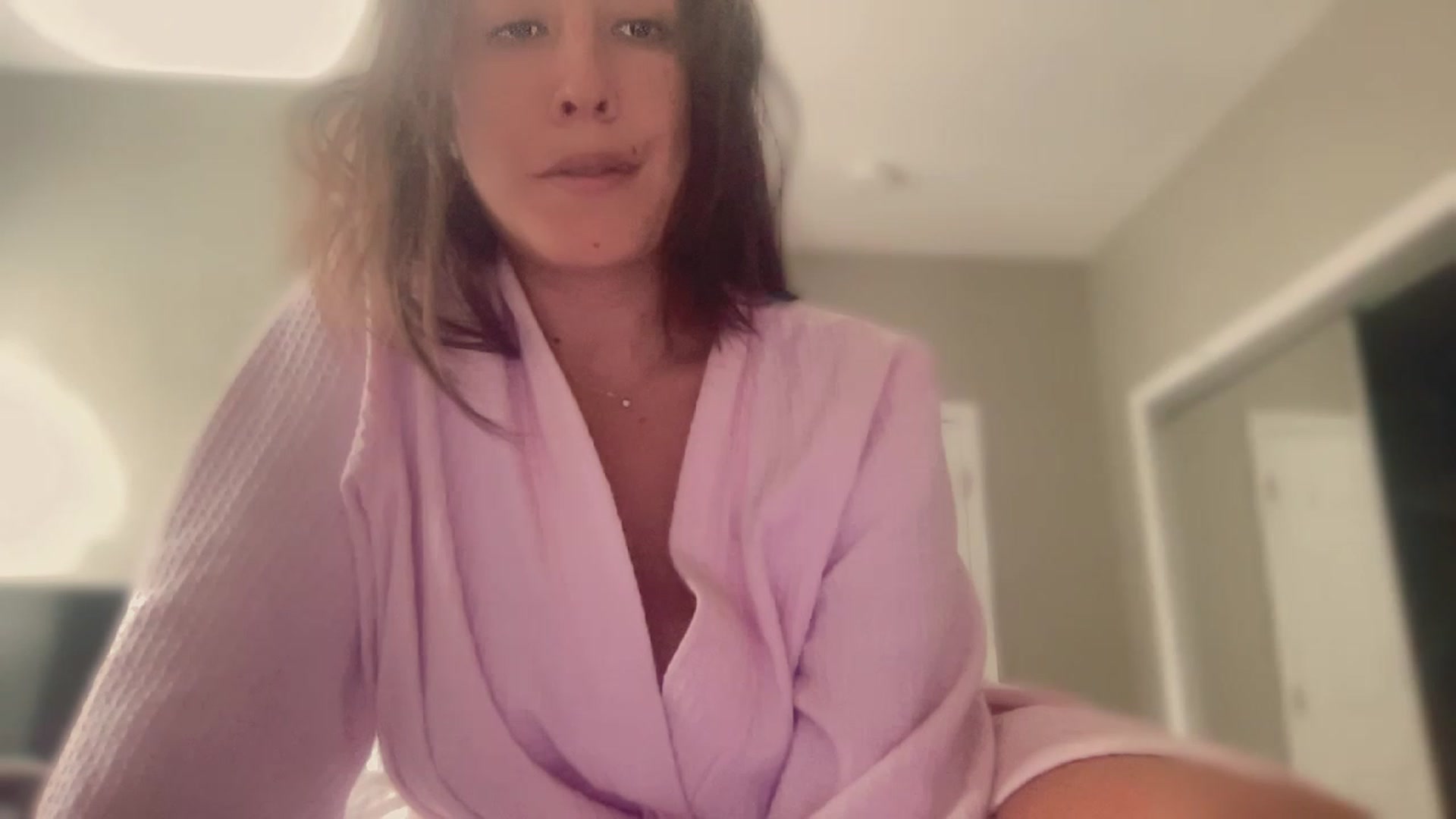 Gallery image thumbnail from olivia_virgo's myfreecams stream on, 12/08/2022, 17:44 image 17 of 20