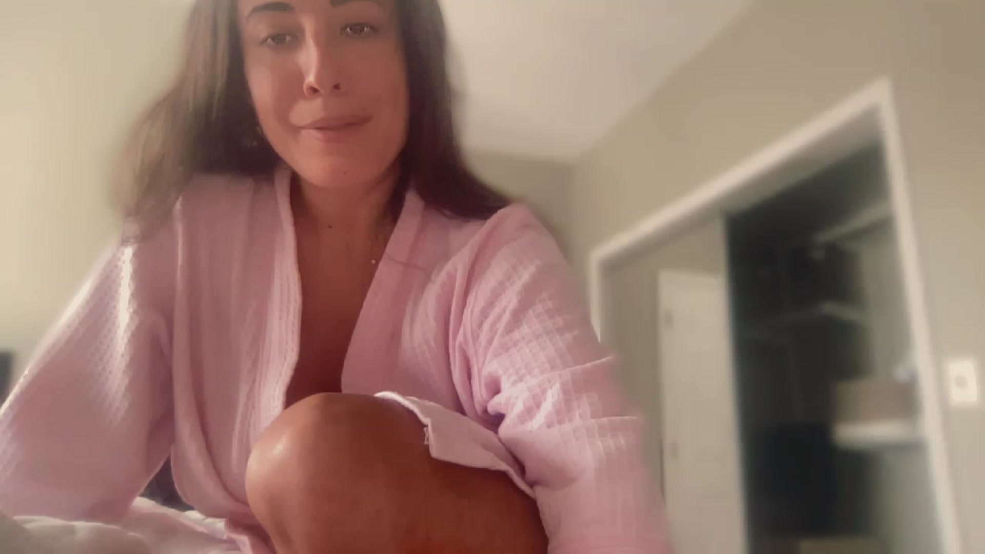 Gallery image thumbnail from olivia_virgo's myfreecams stream on, 12/08/2022, 17:44 image 6 of 20