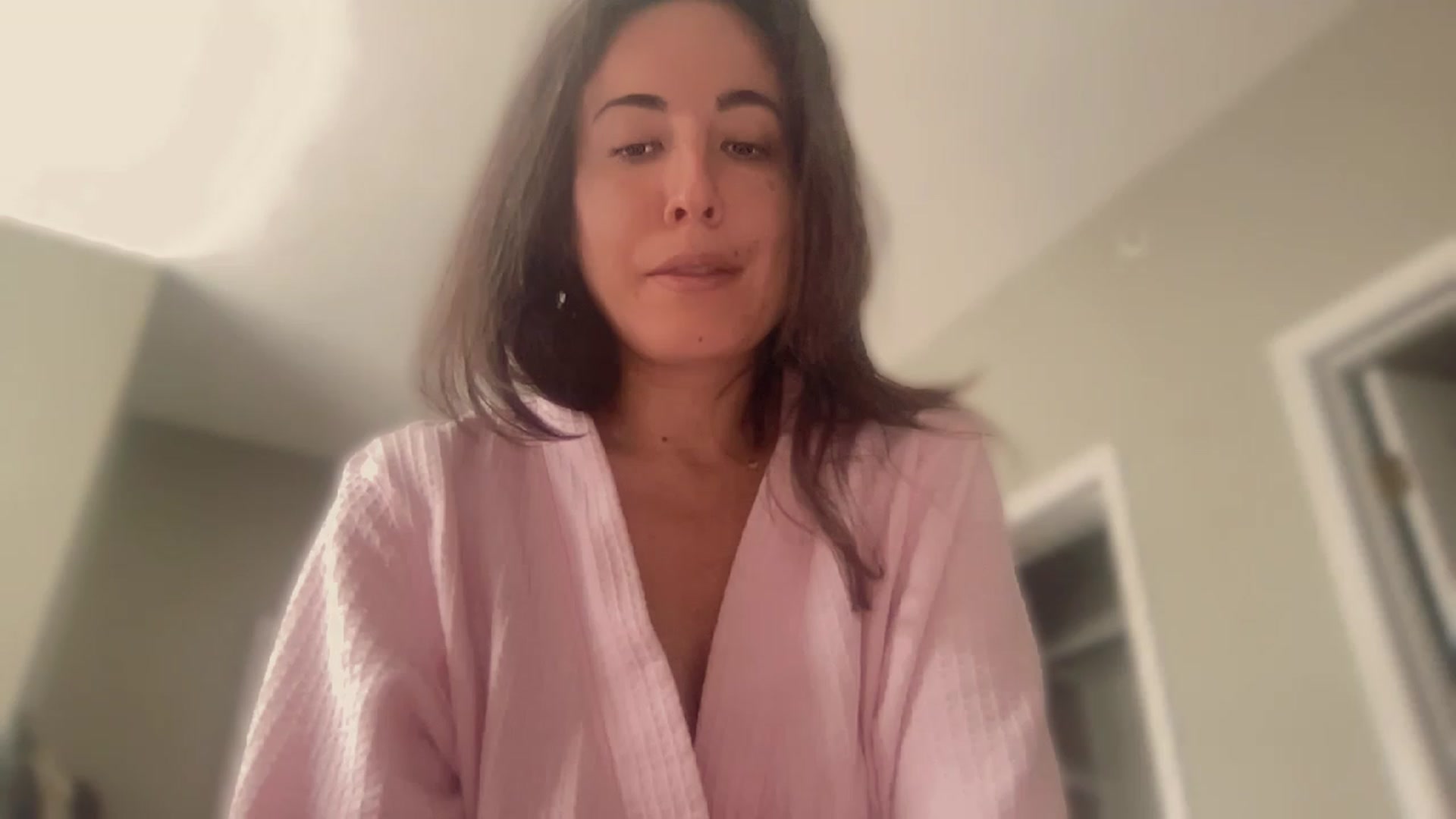 Gallery image thumbnail from olivia_virgo's myfreecams stream on, 12/08/2022, 17:44 image 4 of 20