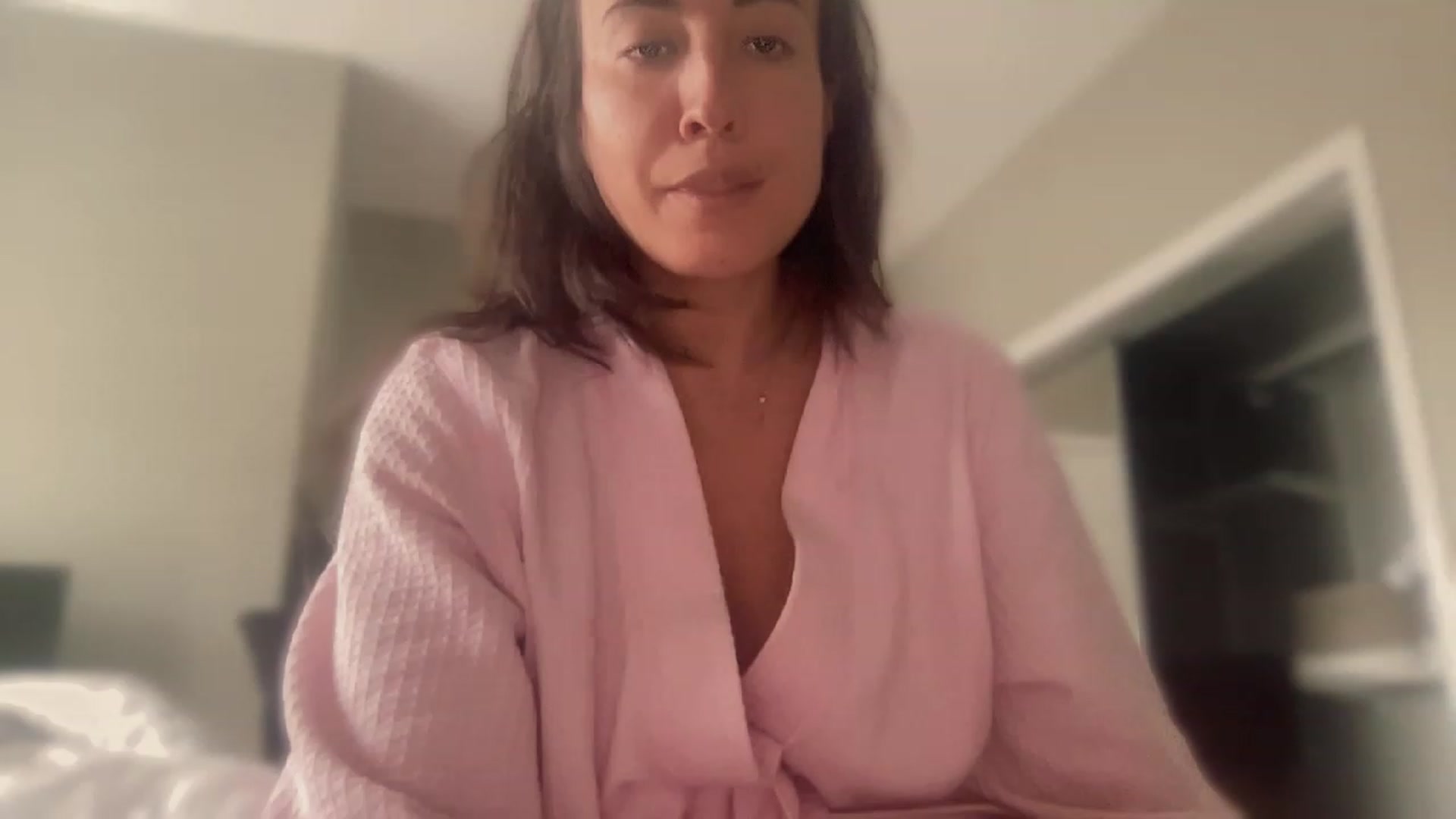 Gallery image thumbnail from olivia_virgo's myfreecams stream on, 12/08/2022, 17:44 image 20 of 20