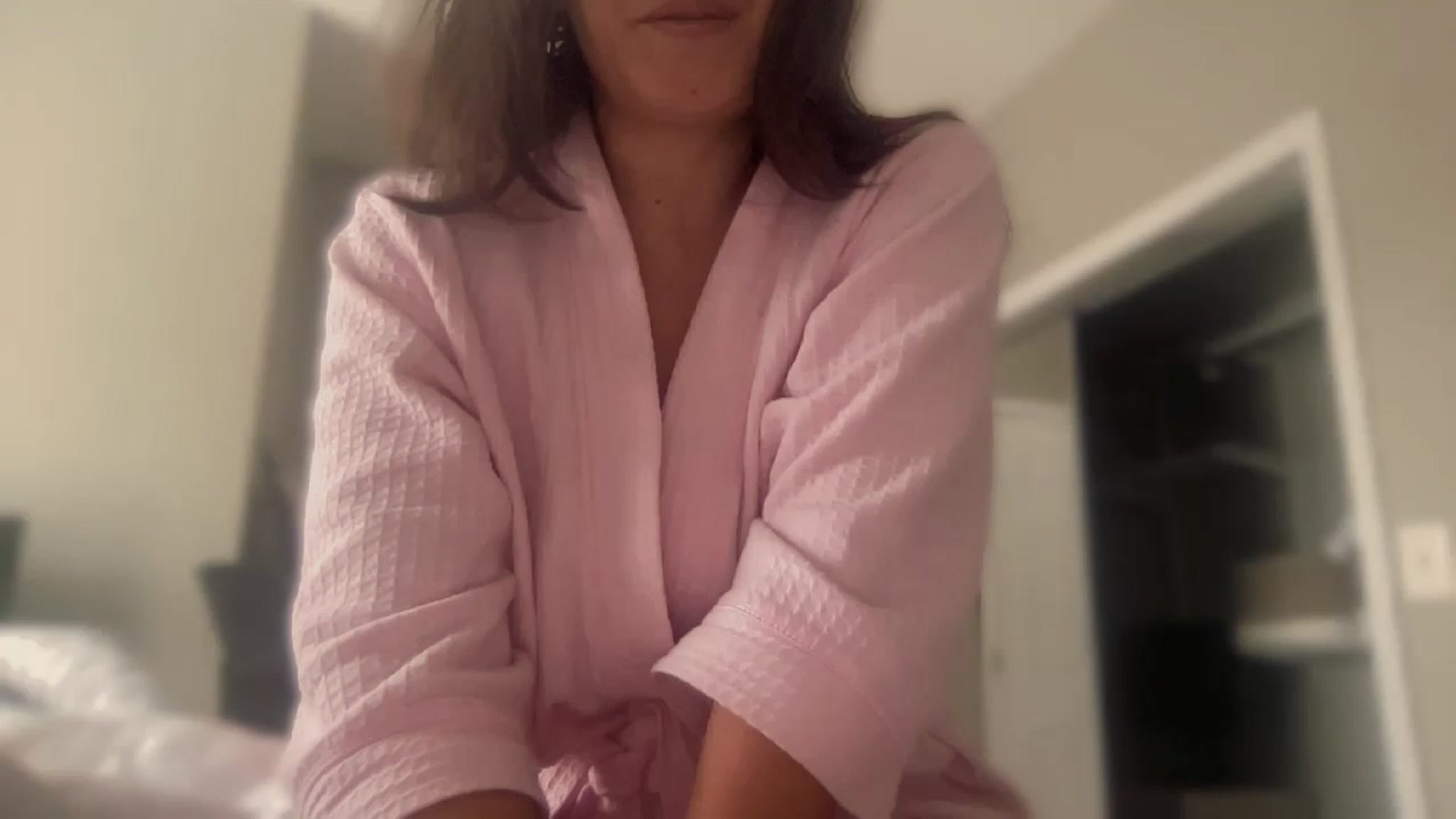 Gallery image thumbnail from olivia_virgo's myfreecams stream on, 12/08/2022, 17:44 image 7 of 20