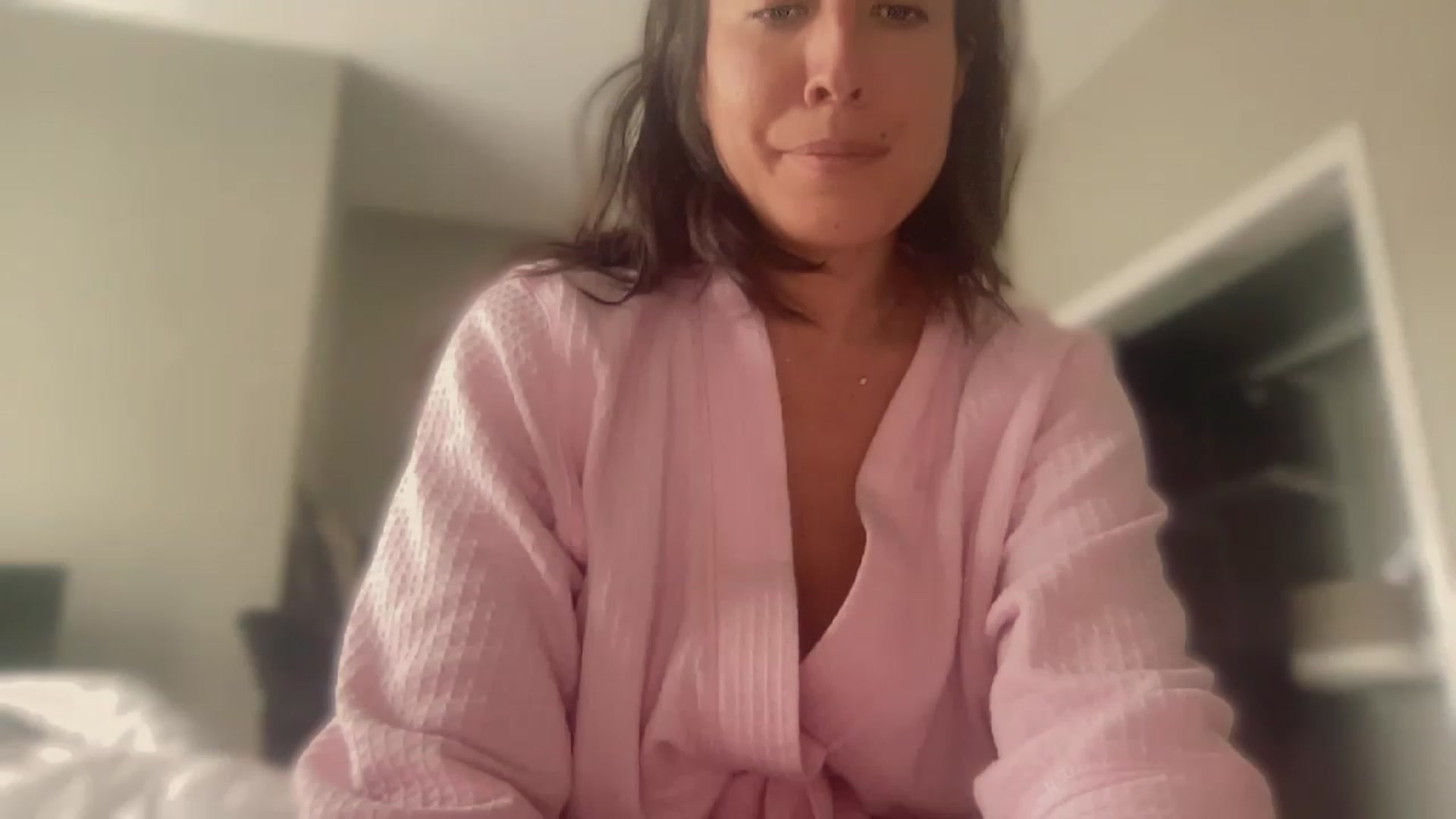 Gallery image thumbnail from olivia_virgo's myfreecams stream on, 12/08/2022, 17:44 image 19 of 20