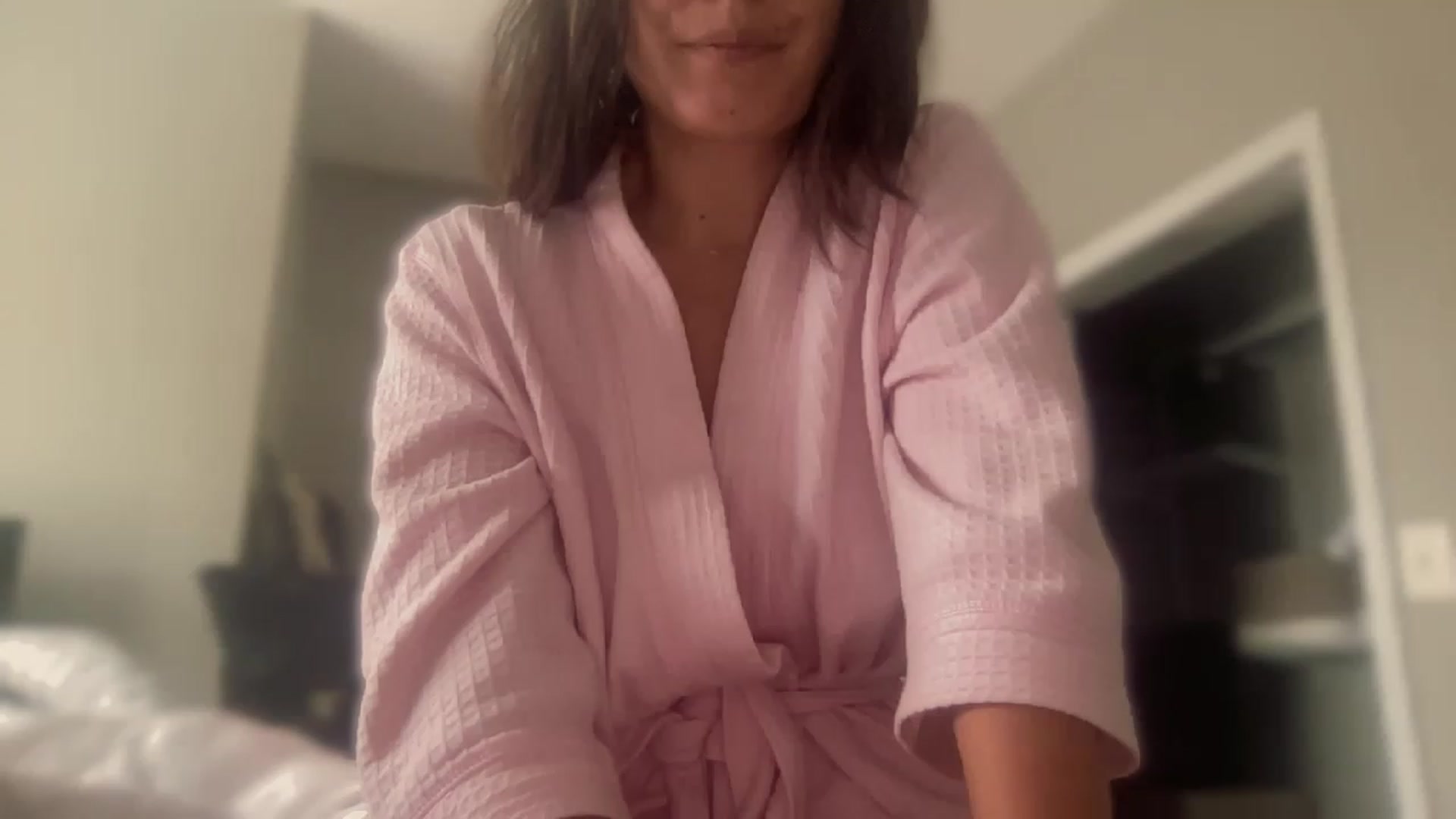 Gallery image thumbnail from olivia_virgo's myfreecams stream on, 12/08/2022, 17:44 image 10 of 20