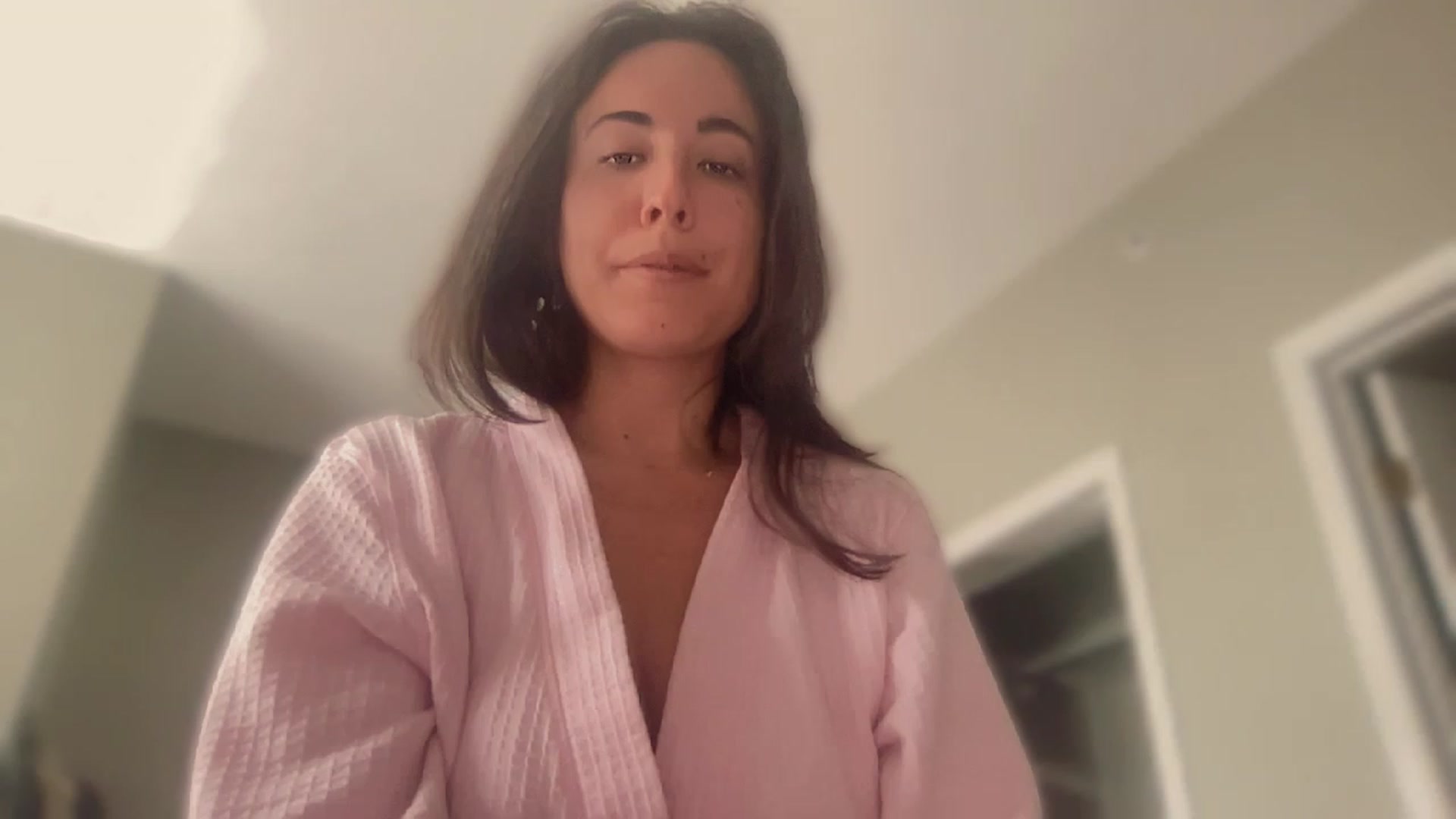 Gallery image thumbnail from olivia_virgo's myfreecams stream on, 12/08/2022, 17:44 image 3 of 20