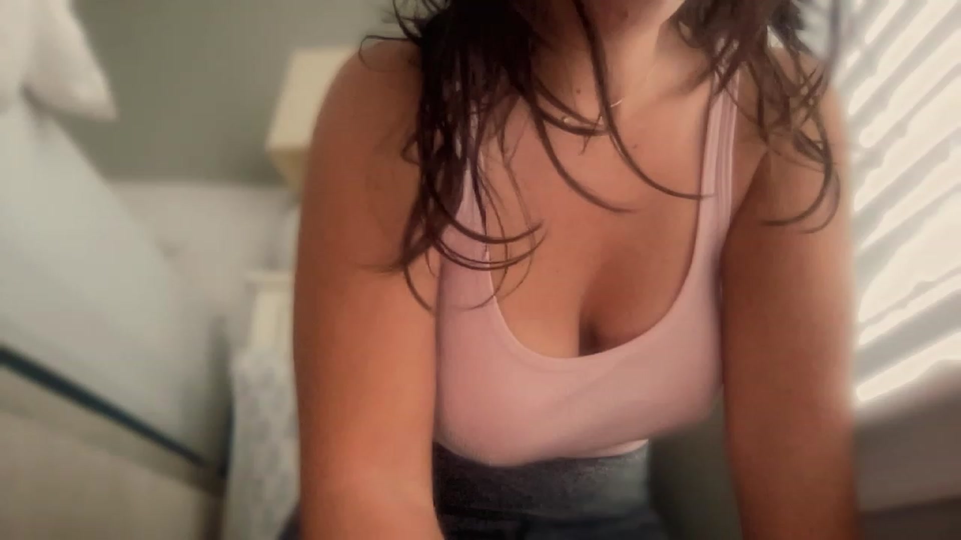 Gallery image thumbnail from olivia_virgo's myfreecams stream on, 12/12/2022, 15:02 image 18 of 20