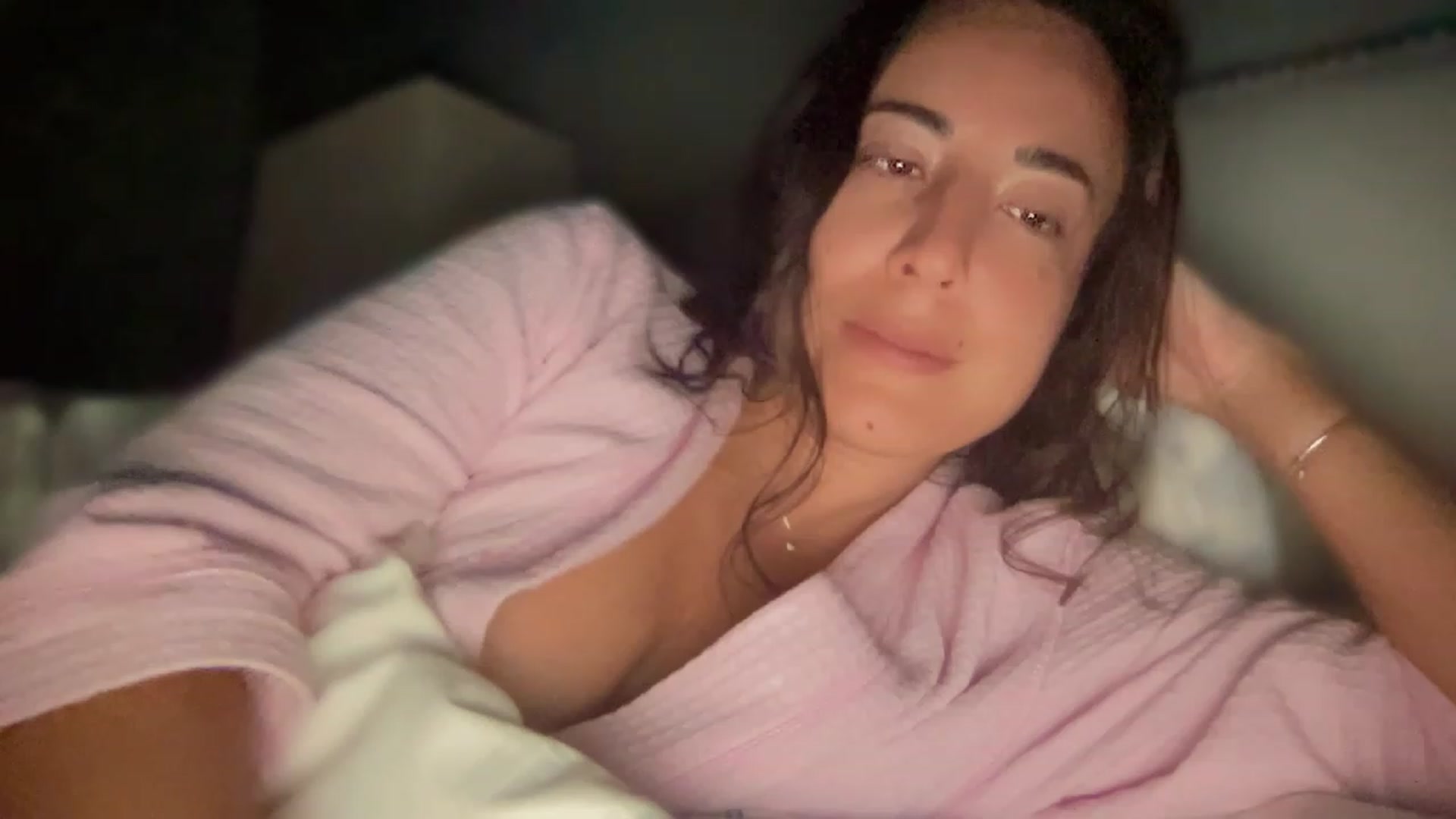 Gallery image thumbnail from olivia_virgo's myfreecams stream on, 12/19/2022, 01:25 image 2 of 20