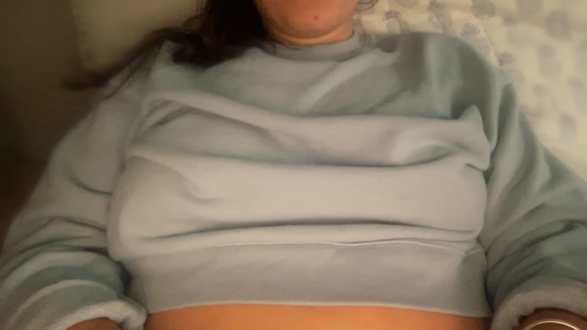 Gallery image thumbnail from olivia_virgo's myfreecams stream on, 12/22/2022, 17:14 image 4 of 20
