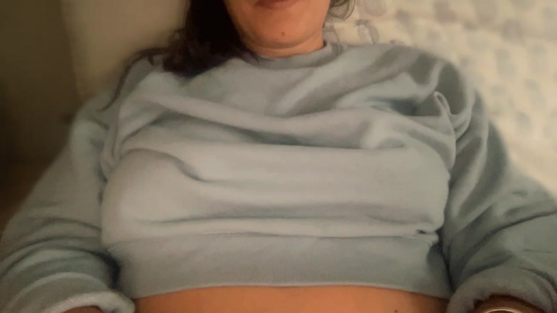 Gallery image thumbnail from olivia_virgo's myfreecams stream on, 12/22/2022, 17:14 image 17 of 20