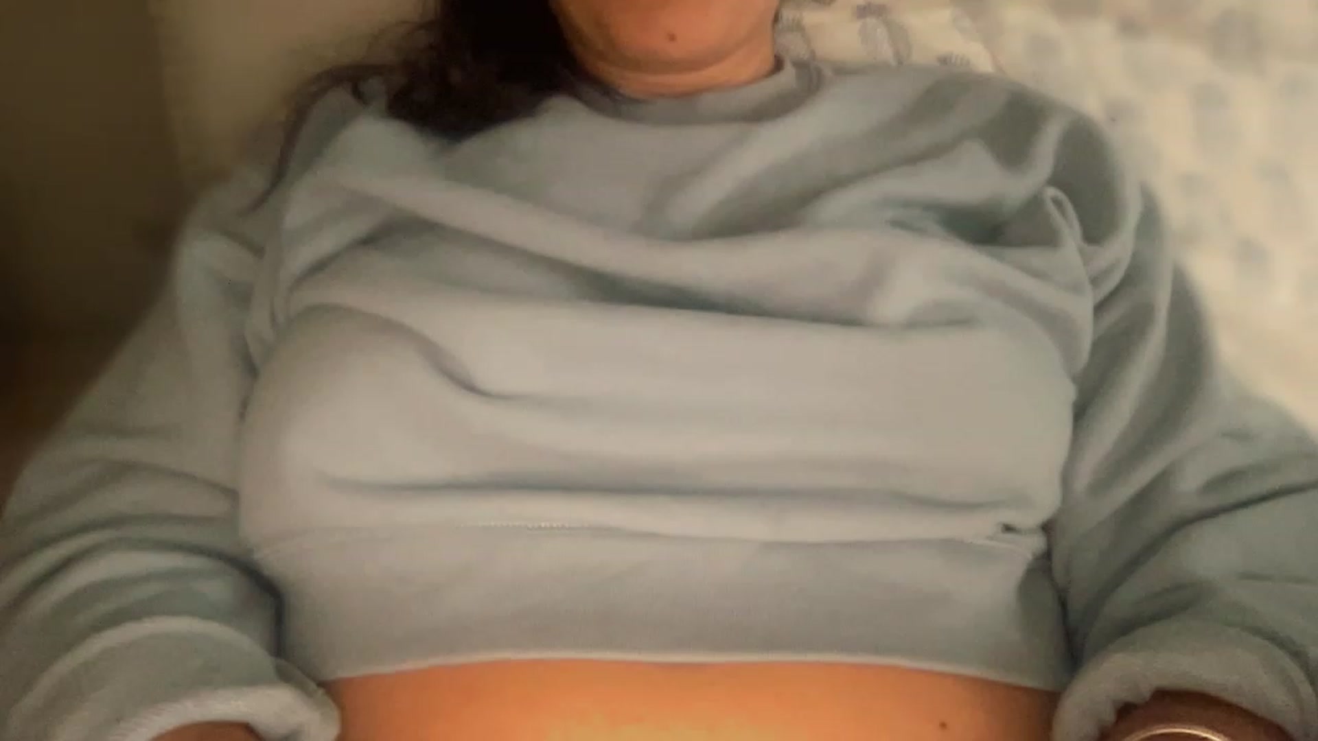 Gallery image thumbnail from olivia_virgo's myfreecams stream on, 12/22/2022, 17:14 image 19 of 20