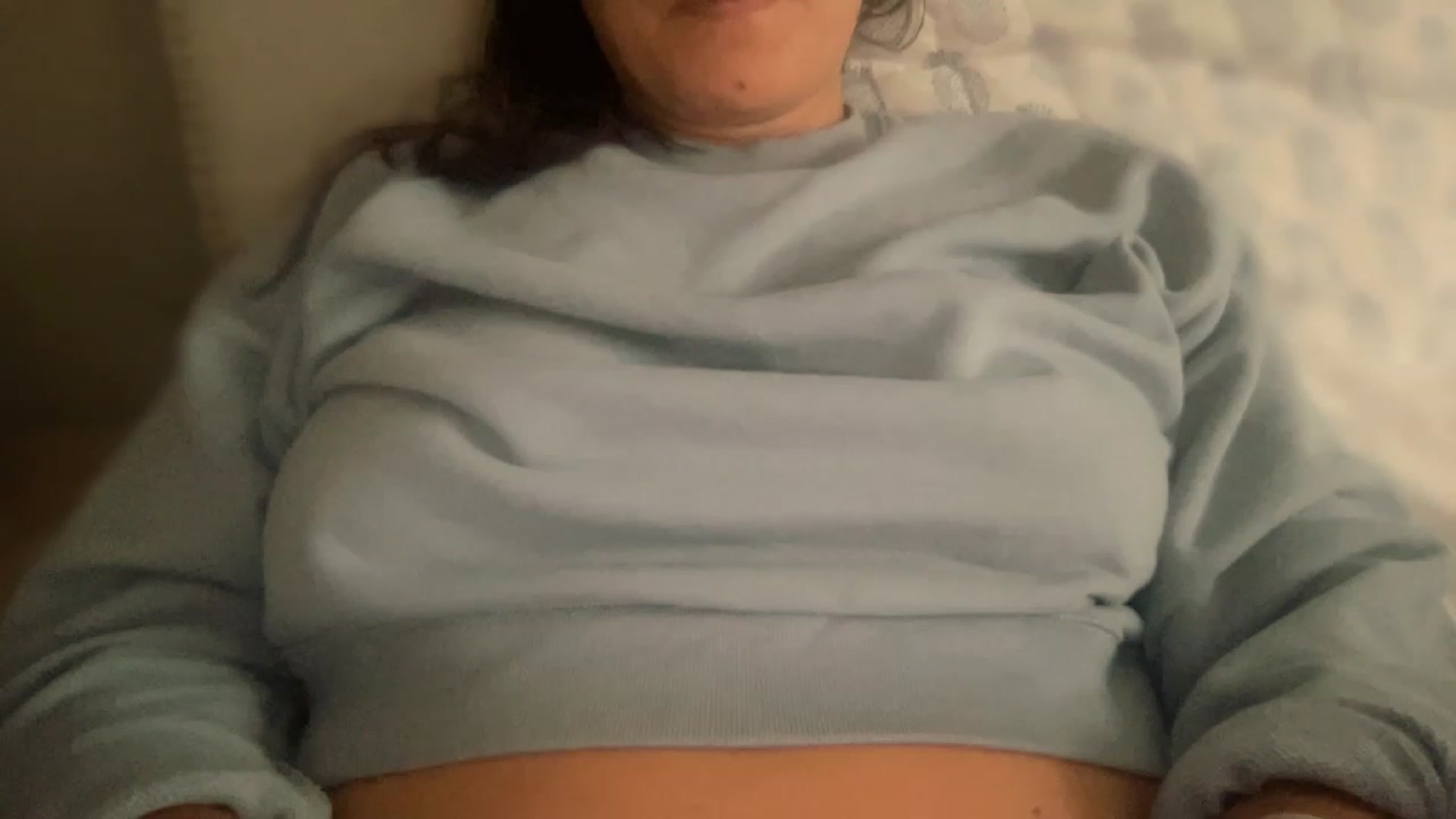 Gallery image thumbnail from olivia_virgo's myfreecams stream on, 12/22/2022, 17:14 image 16 of 20