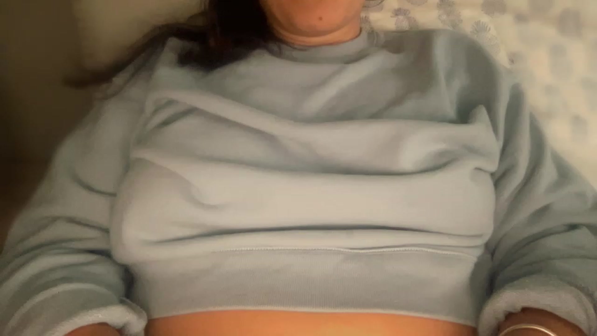 Gallery image thumbnail from olivia_virgo's myfreecams stream on, 12/22/2022, 17:14 image 3 of 20