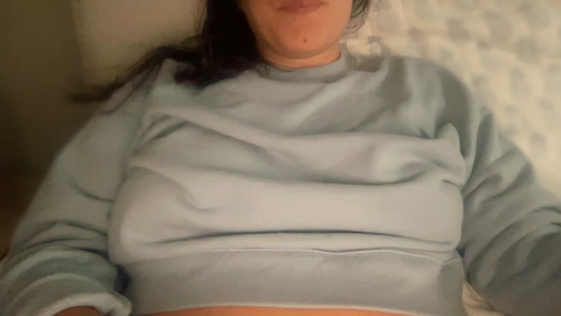 Gallery image thumbnail from olivia_virgo's myfreecams stream on, 12/22/2022, 17:14 image 1 of 20