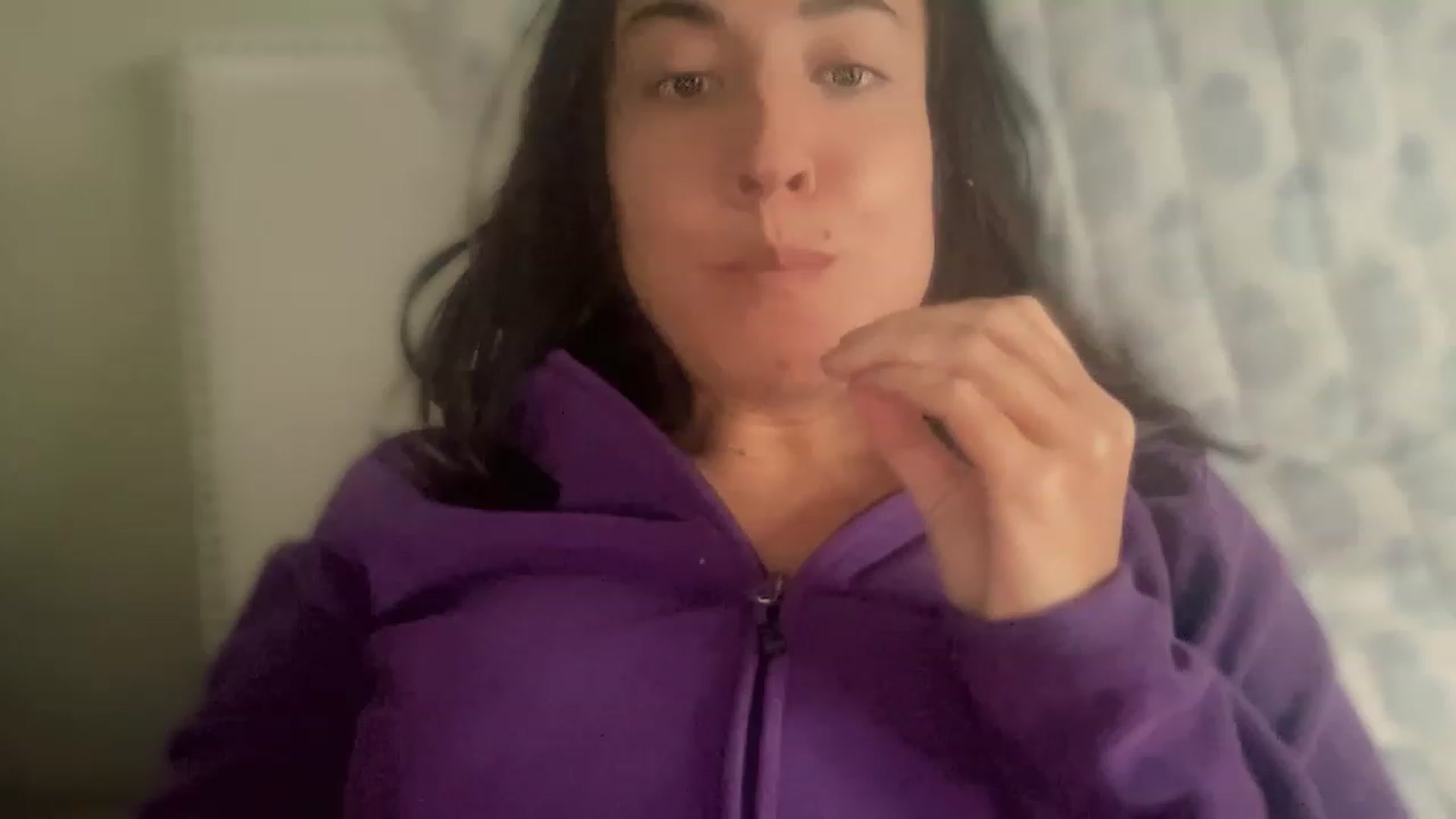 Gallery image thumbnail from olivia_virgo's myfreecams stream on, 12/22/2022, 18:35 image 12 of 20