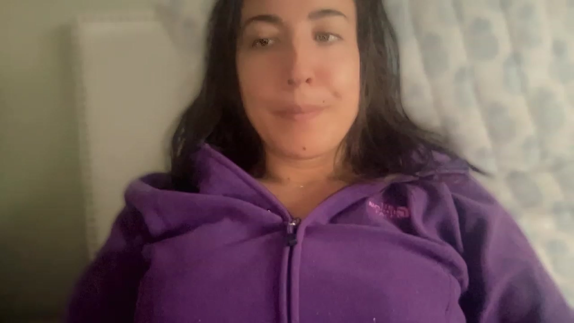 Gallery image thumbnail from olivia_virgo's myfreecams stream on, 12/22/2022, 18:35 image 19 of 20