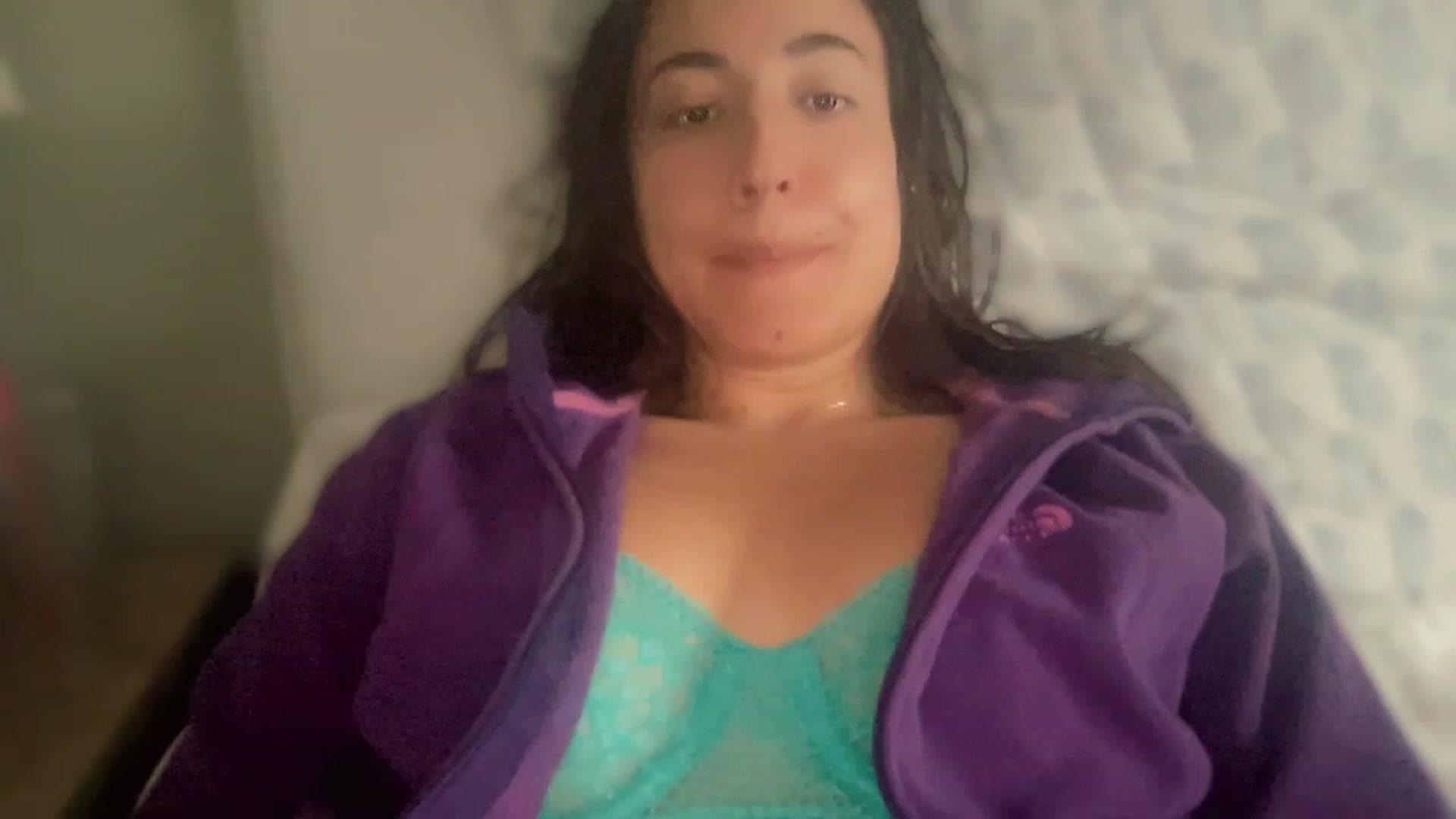 Gallery image thumbnail from olivia_virgo's myfreecams stream on, 12/22/2022, 19:30 image 20 of 20
