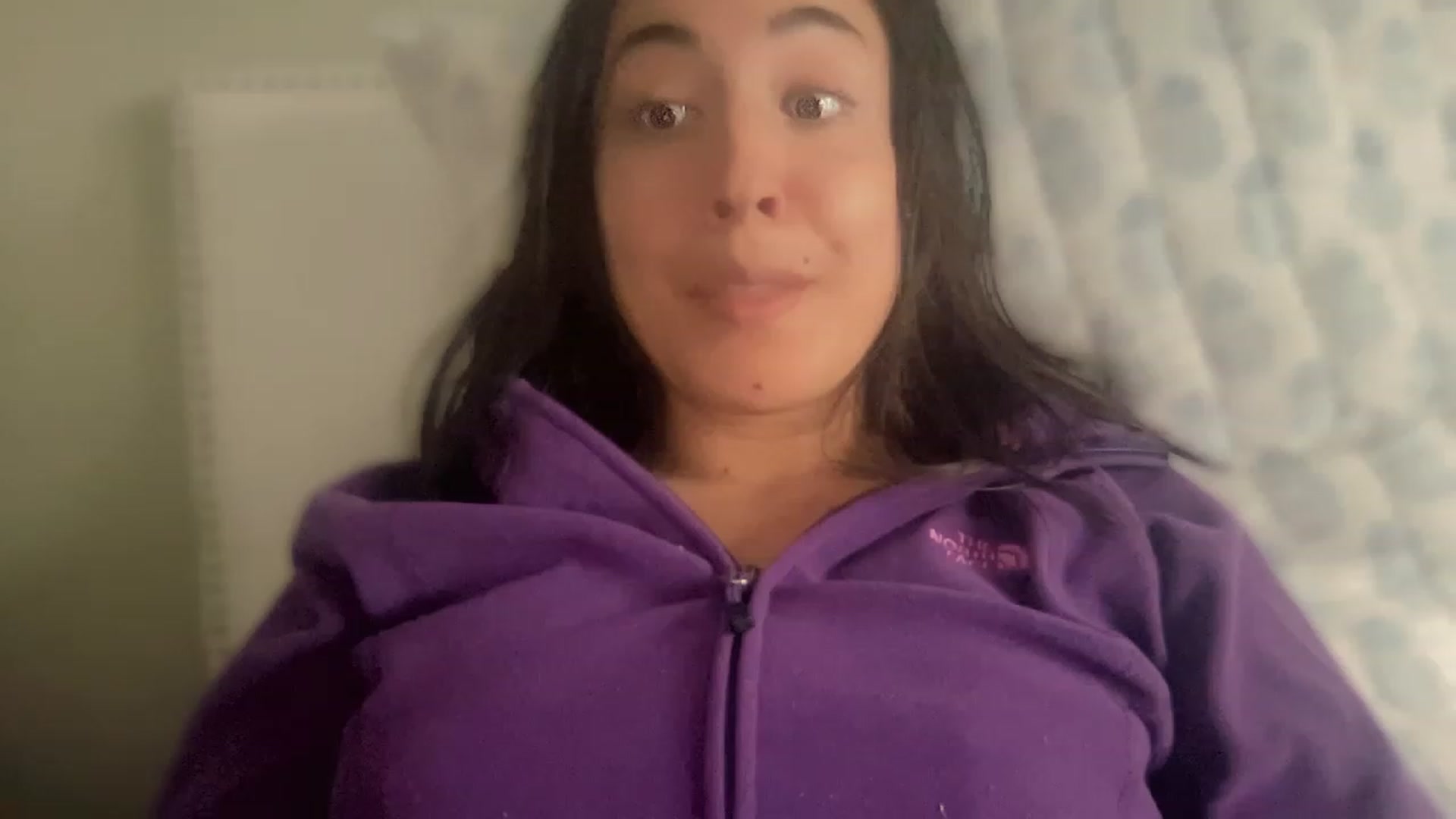 Gallery image thumbnail from olivia_virgo's myfreecams stream on, 12/22/2022, 19:30 image 3 of 20