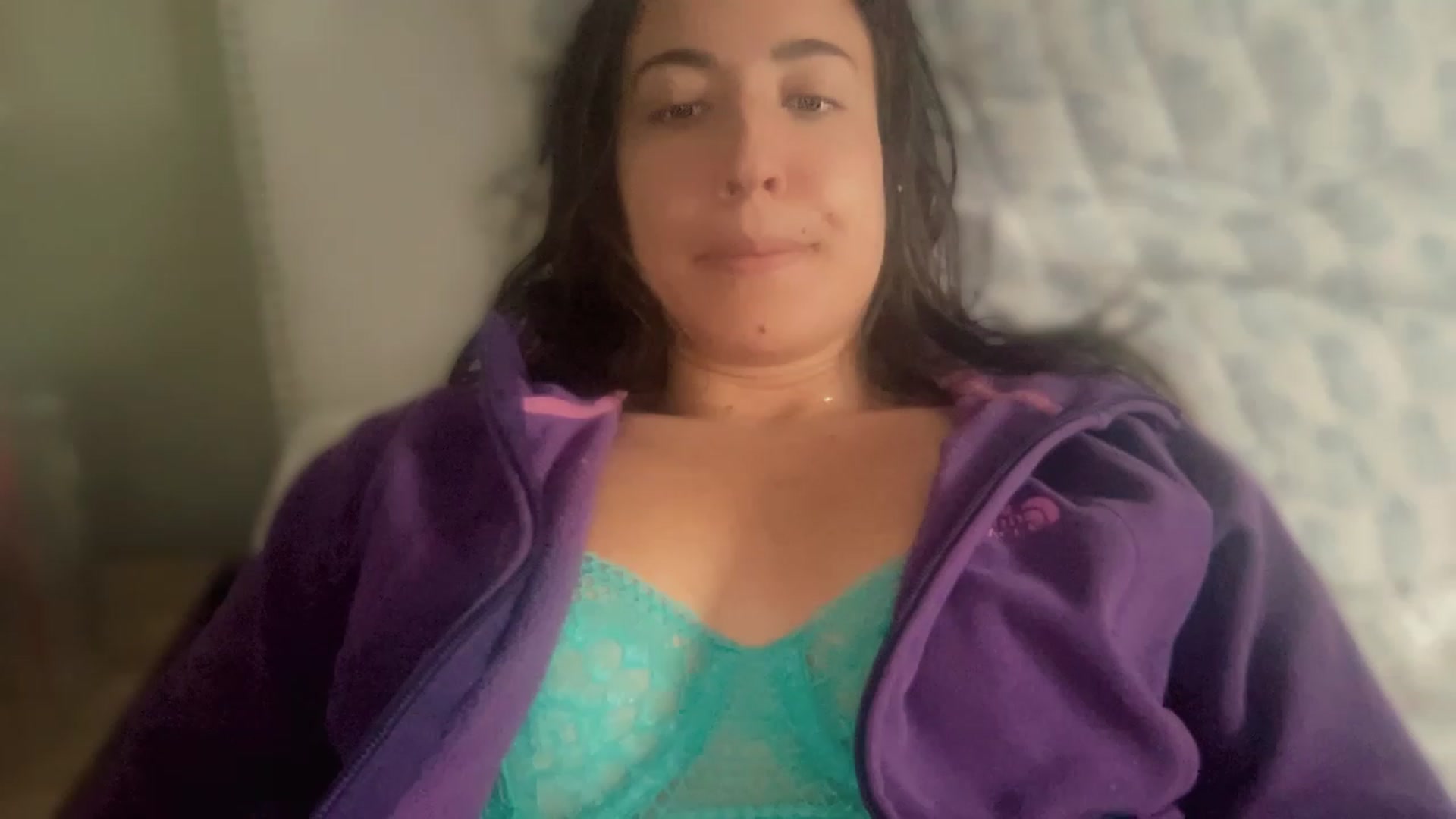 Gallery image thumbnail from olivia_virgo's myfreecams stream on, 12/22/2022, 19:30 image 18 of 20