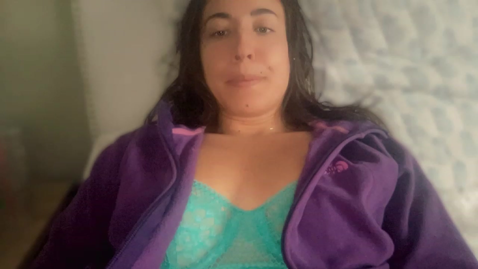 Gallery image thumbnail from olivia_virgo's myfreecams stream on, 12/22/2022, 19:30 image 19 of 20