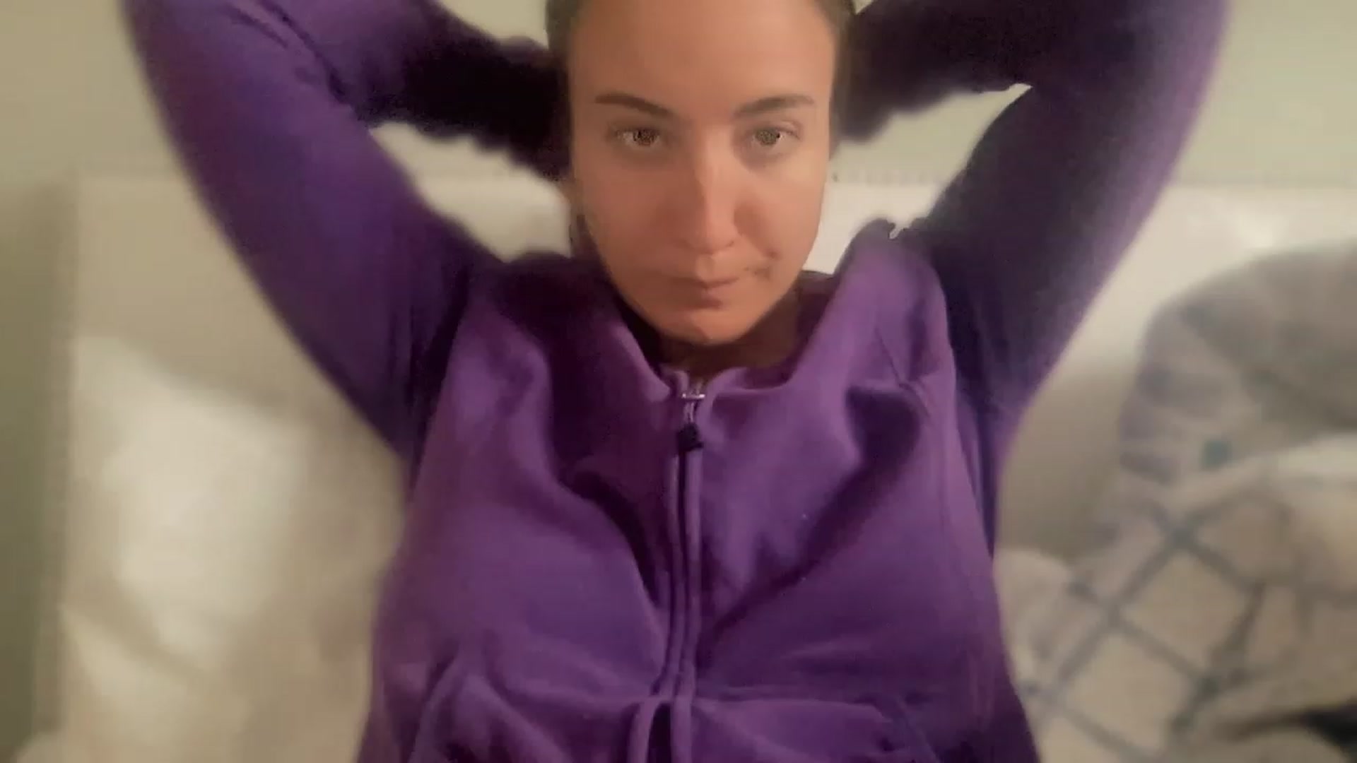 Gallery image thumbnail from olivia_virgo's myfreecams stream on, 12/23/2022, 15:42 image 8 of 20