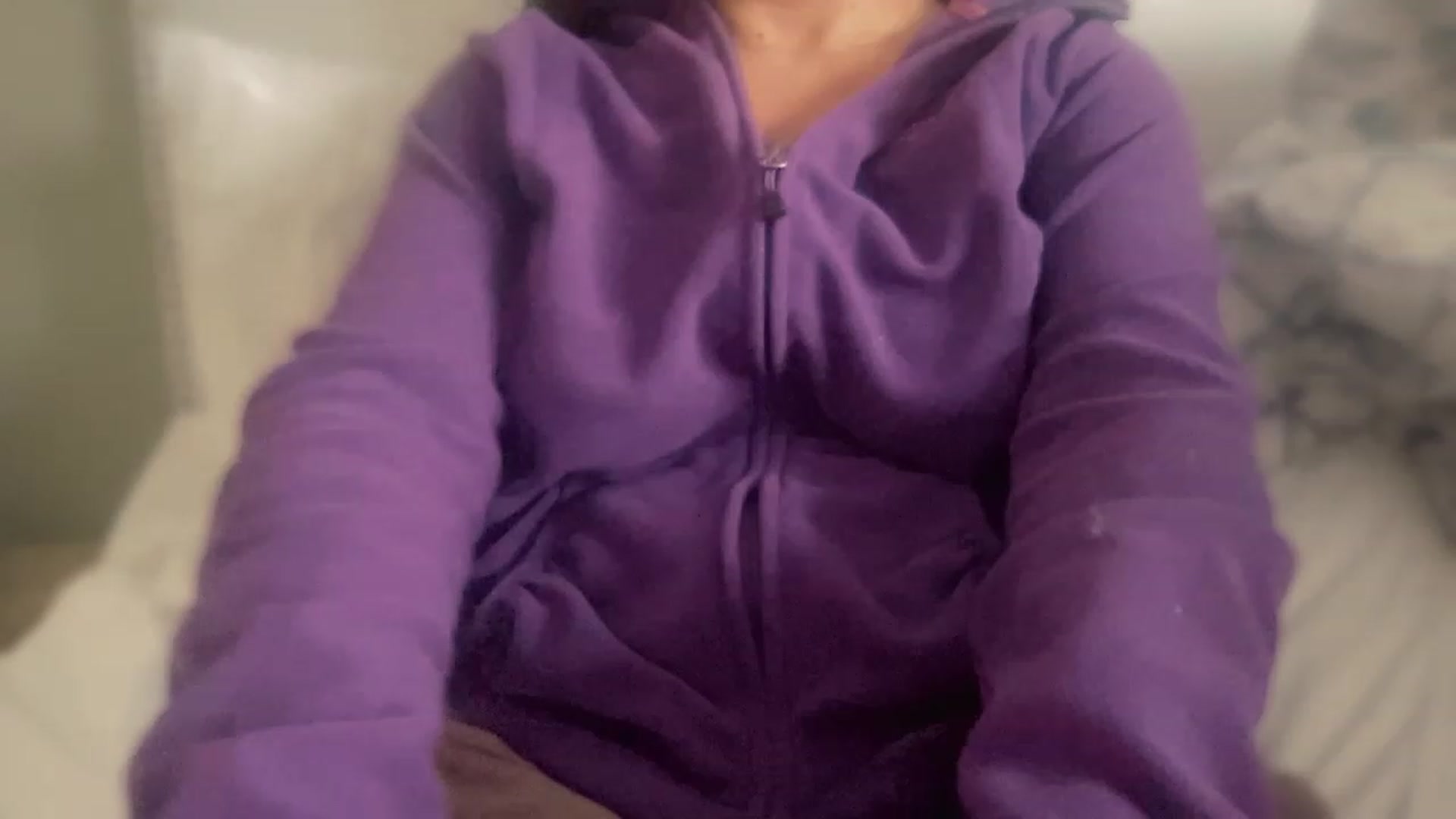 Gallery image thumbnail from olivia_virgo's myfreecams stream on, 12/23/2022, 15:42 image 10 of 20