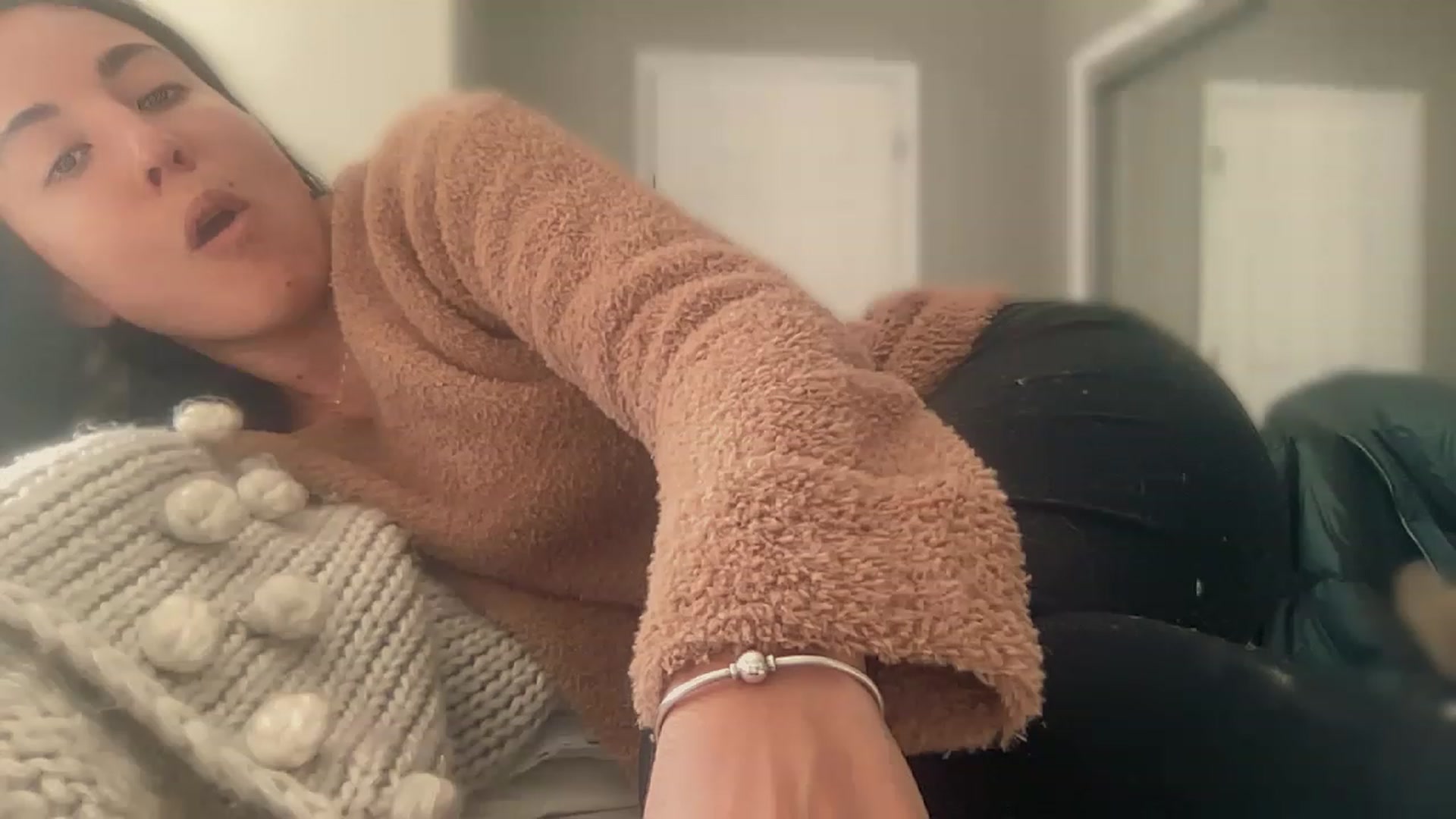 Gallery image thumbnail from olivia_virgo's myfreecams stream on, 12/24/2022, 15:14 image 18 of 20