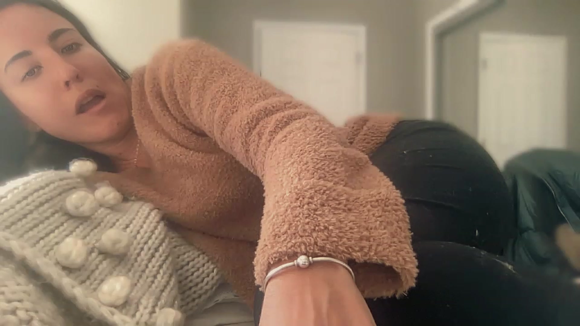 Gallery image thumbnail from olivia_virgo's myfreecams stream on, 12/24/2022, 15:14 image 17 of 20