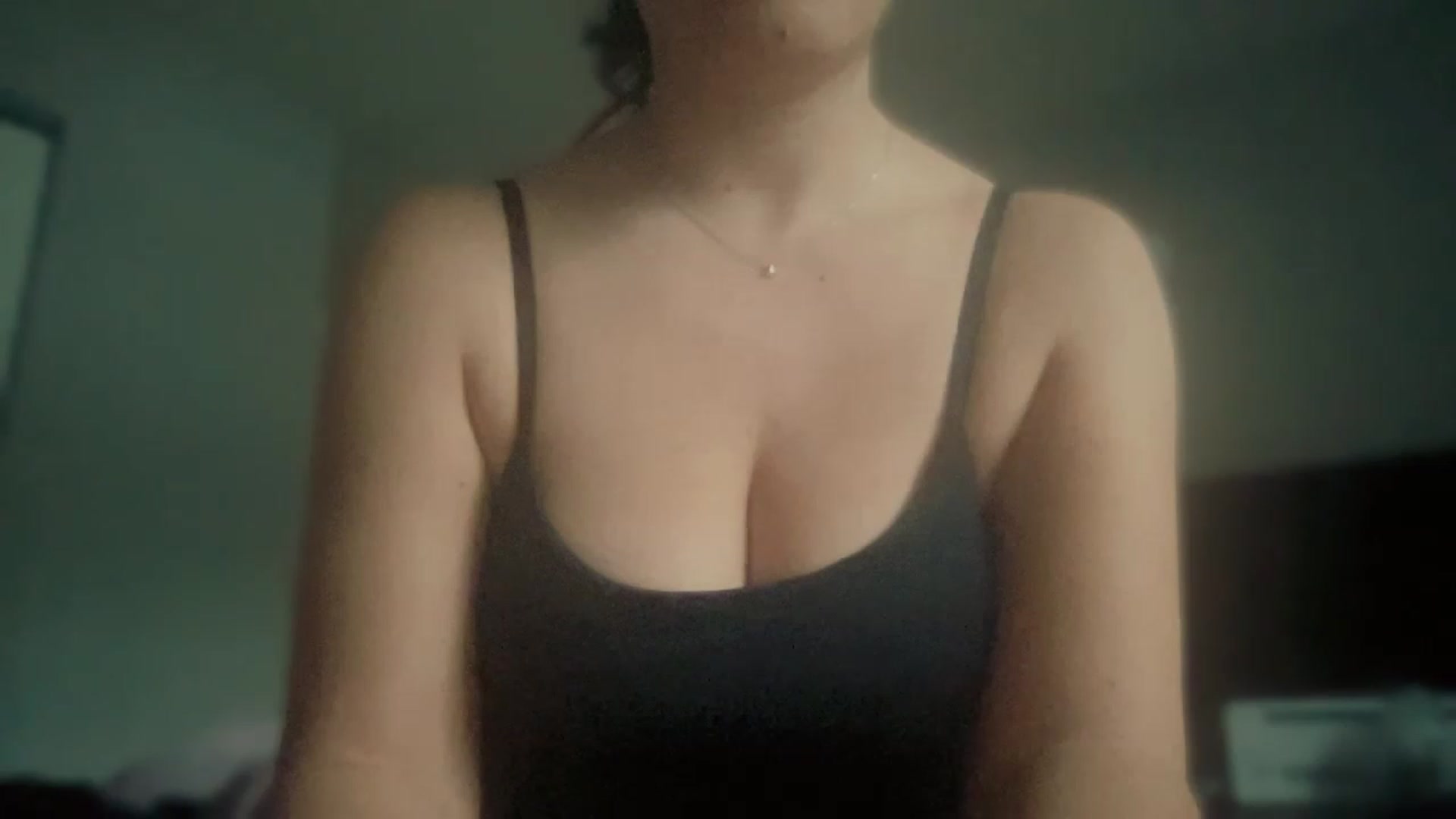 Gallery image thumbnail from olivia_virgo's myfreecams stream on, 02/18/2023, 17:53 image 7 of 20
