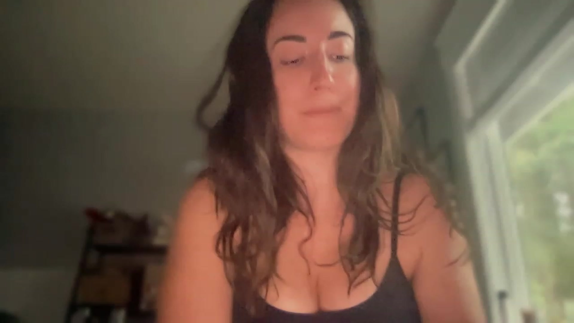 Gallery image thumbnail from olivia_virgo's myfreecams stream on, 02/19/2023, 23:06 image 11 of 20