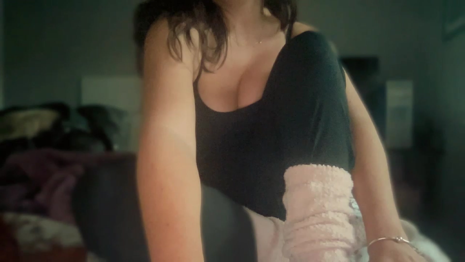 Gallery image thumbnail from olivia_virgo's myfreecams stream on, 02/19/2023, 23:06 image 20 of 20