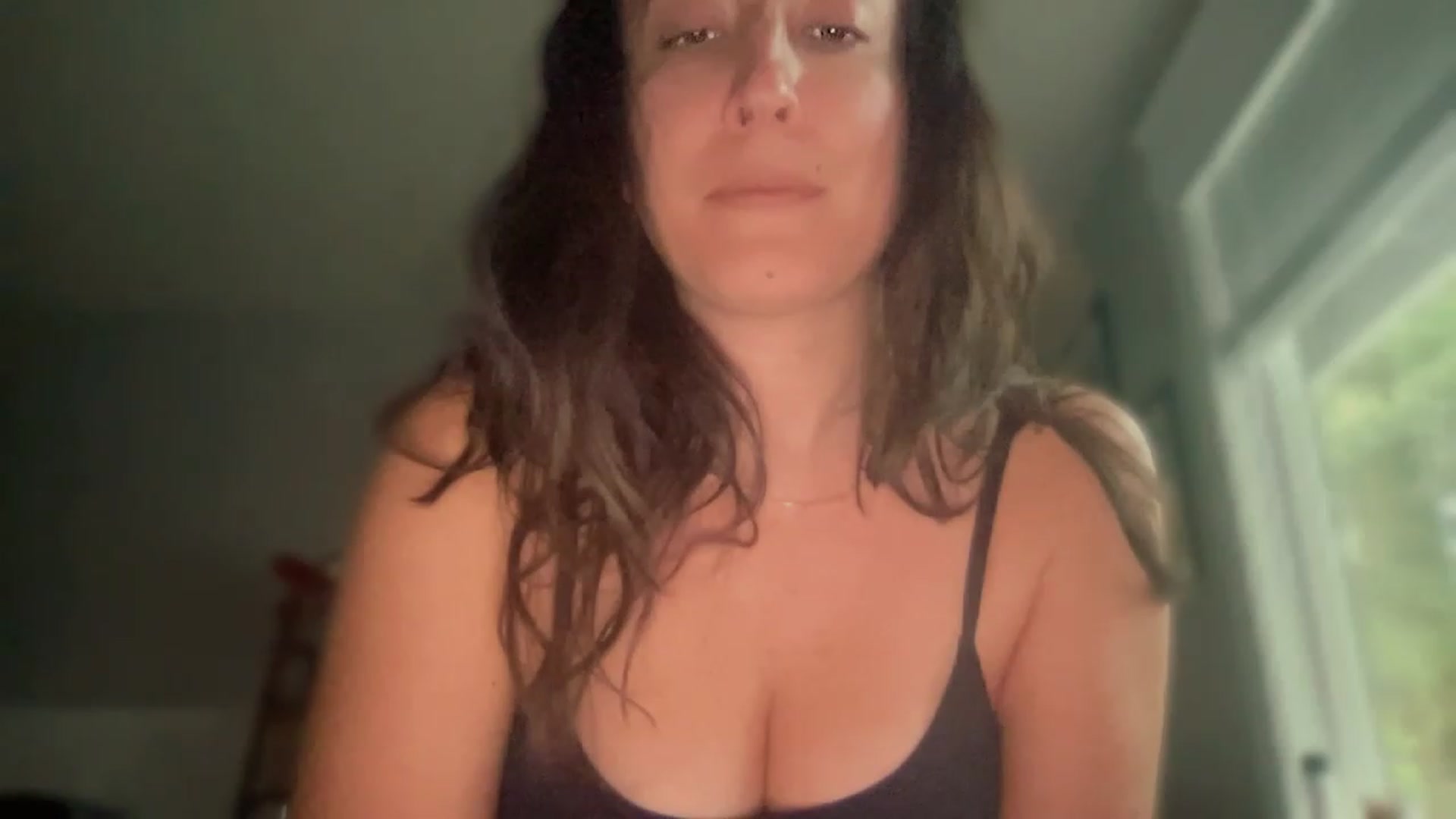 Gallery image thumbnail from olivia_virgo's myfreecams stream on, 02/19/2023, 23:06 image 7 of 20