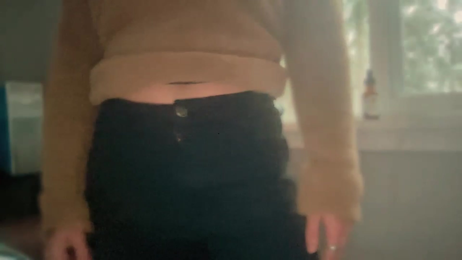Gallery image thumbnail from olivia_virgo's myfreecams stream on, 02/22/2023, 17:01 image 10 of 20