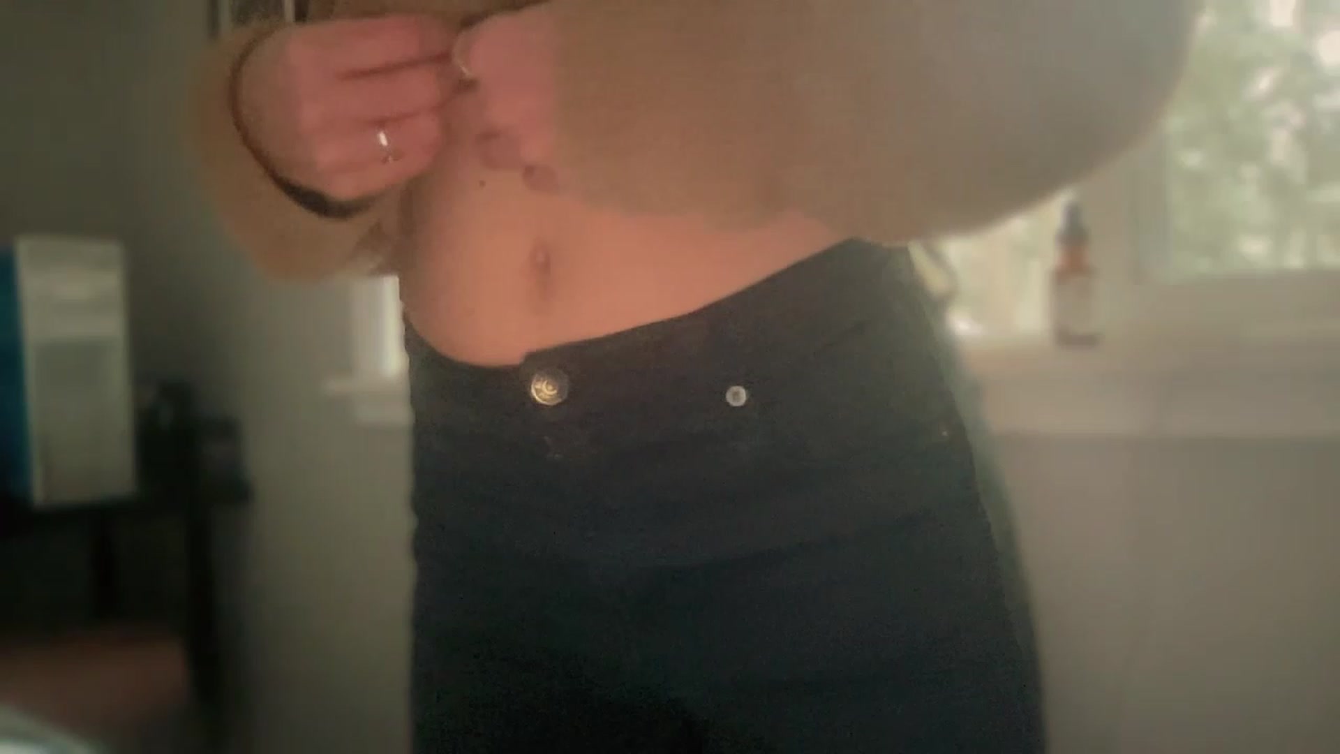 Gallery image thumbnail from olivia_virgo's myfreecams stream on, 02/22/2023, 17:01 image 14 of 20