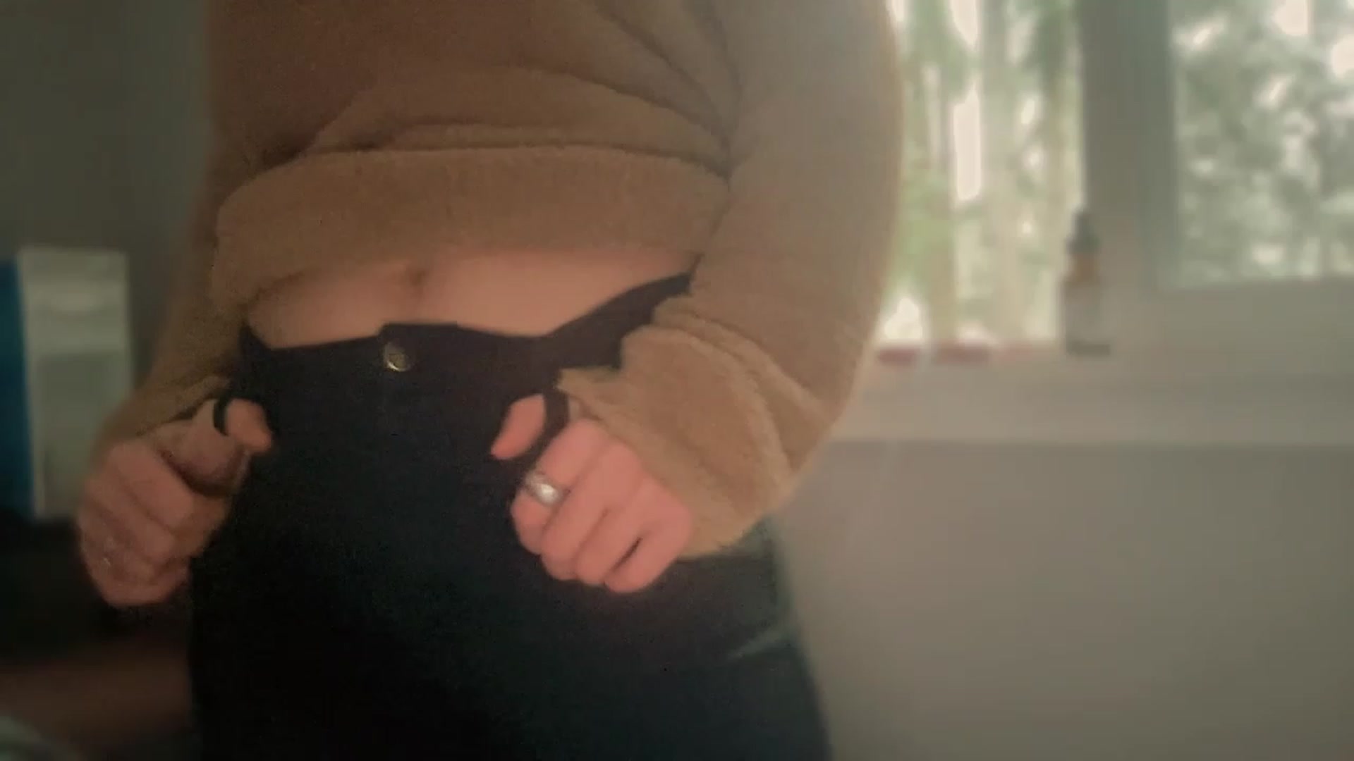 Gallery image thumbnail from olivia_virgo's myfreecams stream on, 02/22/2023, 17:01 image 8 of 20