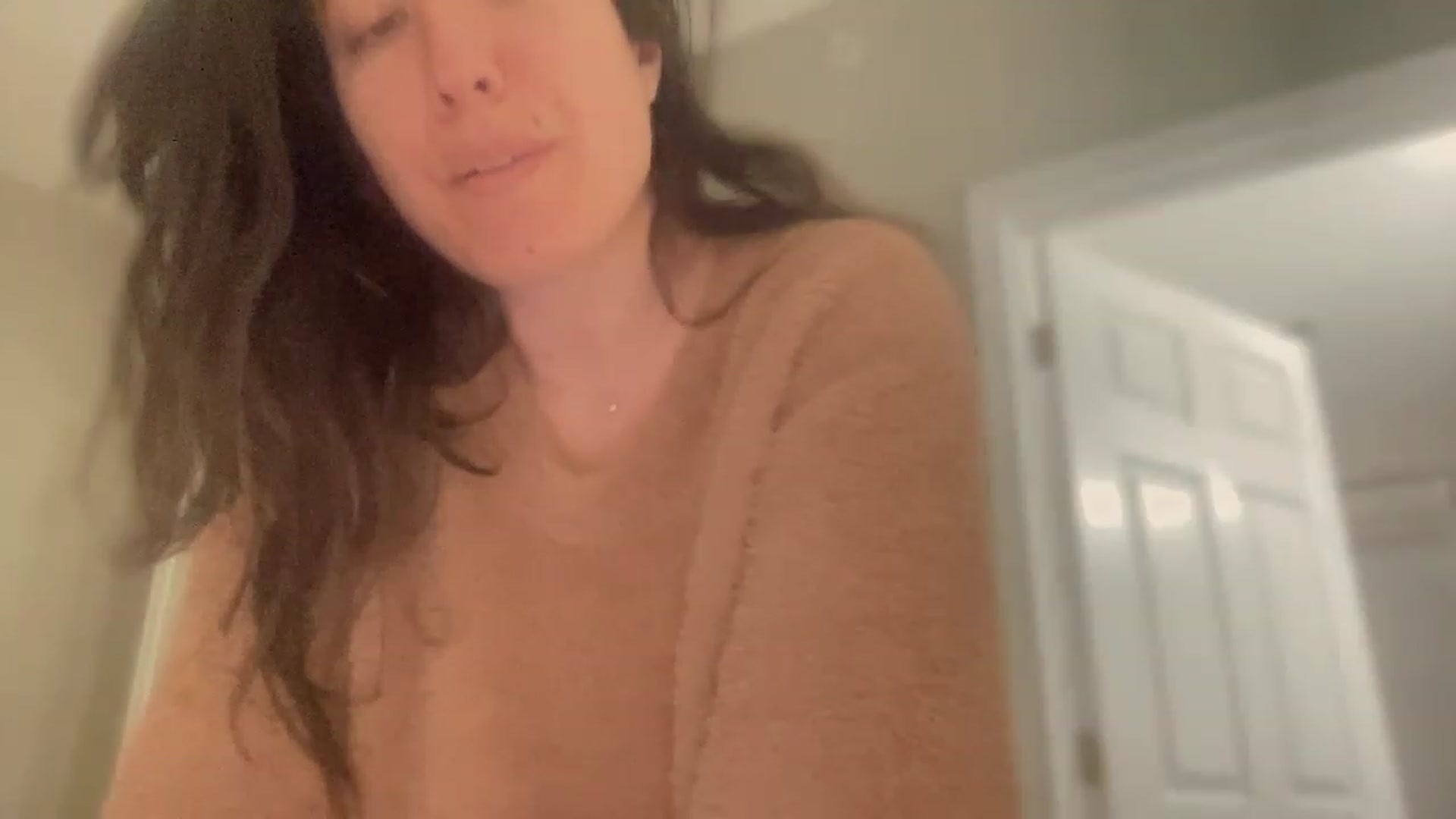 Gallery image thumbnail from olivia_virgo's myfreecams stream on, 02/27/2023, 01:16 image 11 of 20