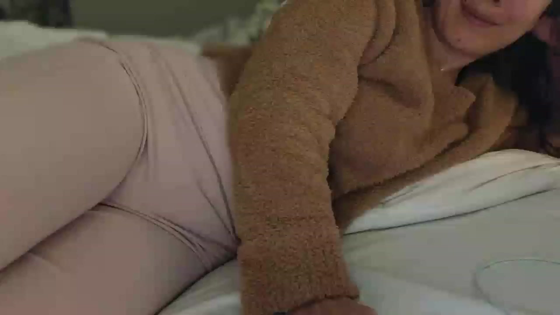 Gallery image thumbnail from olivia_virgo's myfreecams stream on, 02/27/2023, 02:00 image 17 of 20
