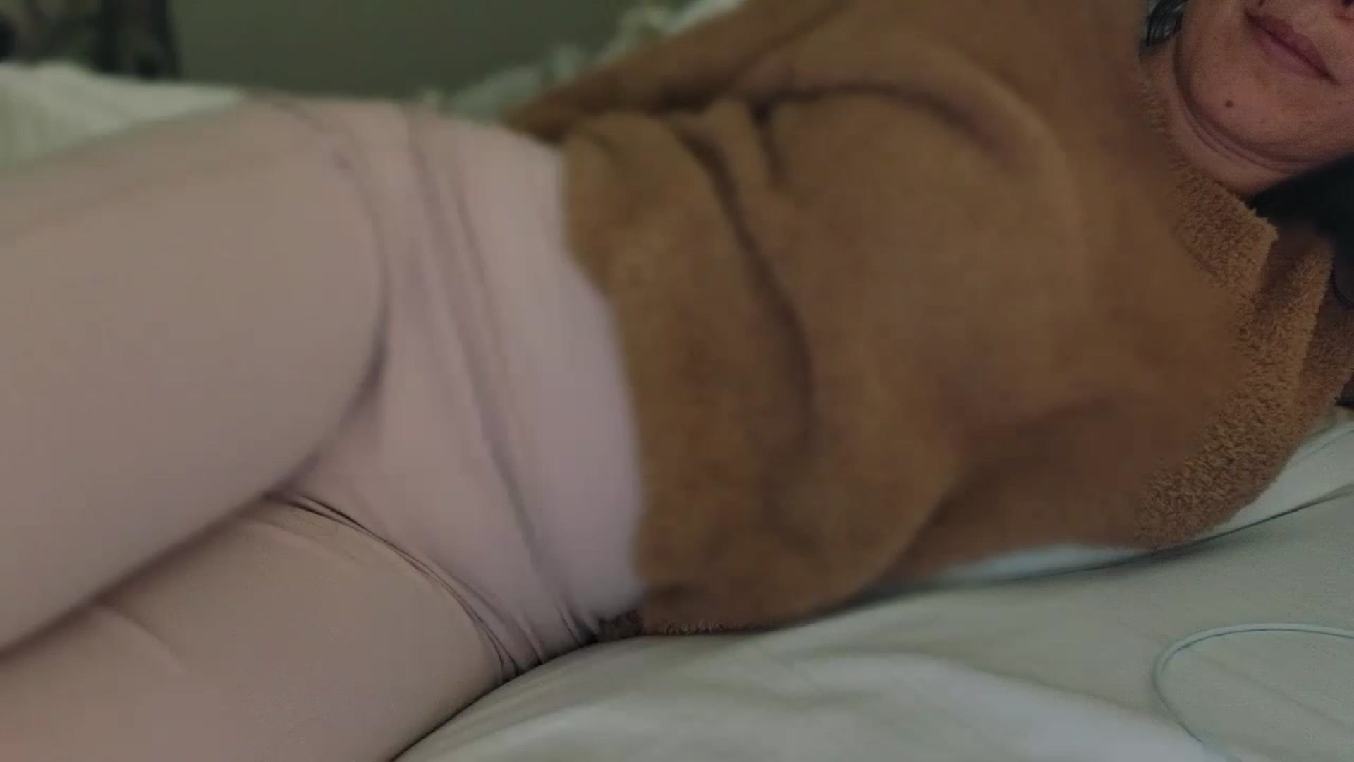 Gallery image thumbnail from olivia_virgo's myfreecams stream on, 02/27/2023, 02:00 image 18 of 20