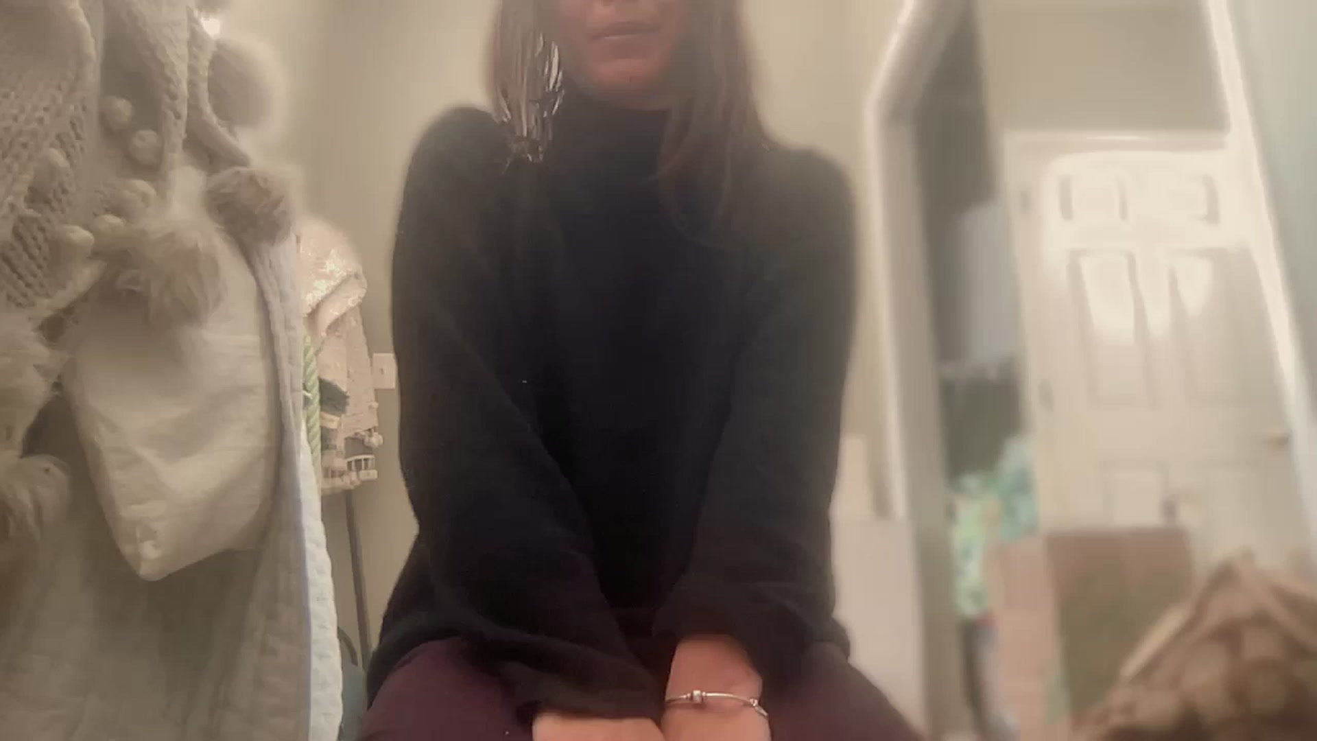 Gallery image thumbnail from olivia_virgo's myfreecams stream on, 03/08/2023, 15:17 image 7 of 20