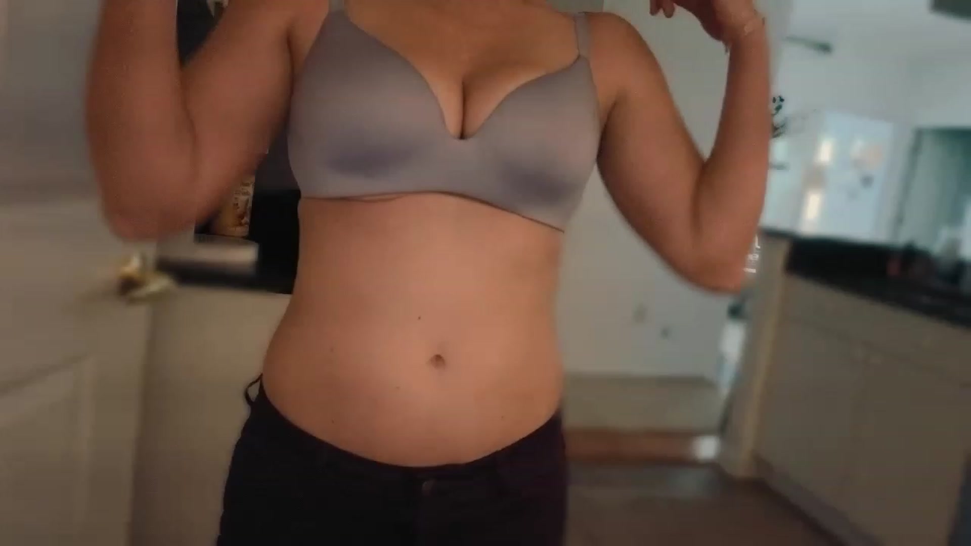 Gallery image thumbnail from olivia_virgo's myfreecams stream on, 03/08/2023, 15:17 image 20 of 20
