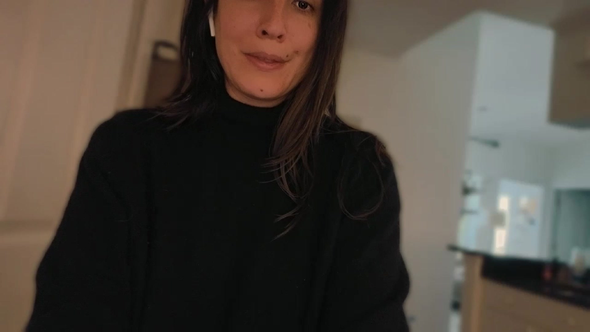Gallery image thumbnail from olivia_virgo's myfreecams stream on, 03/08/2023, 18:10 image 4 of 20