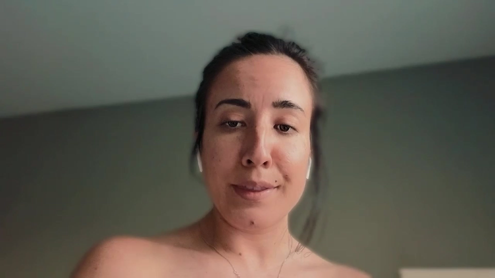 Gallery image thumbnail from olivia_virgo's myfreecams stream on, 03/08/2023, 22:30 image 13 of 20