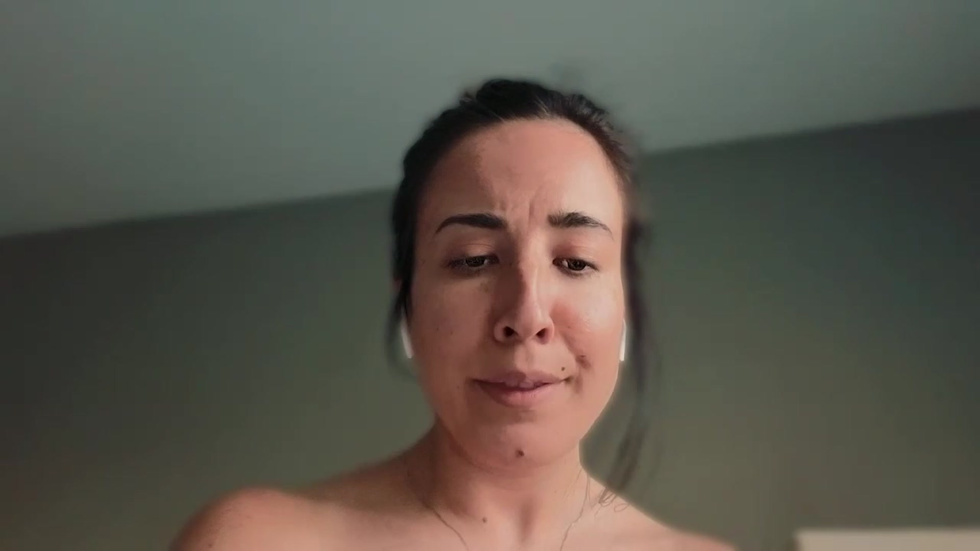 Gallery image thumbnail from olivia_virgo's myfreecams stream on, 03/08/2023, 22:30 image 12 of 20