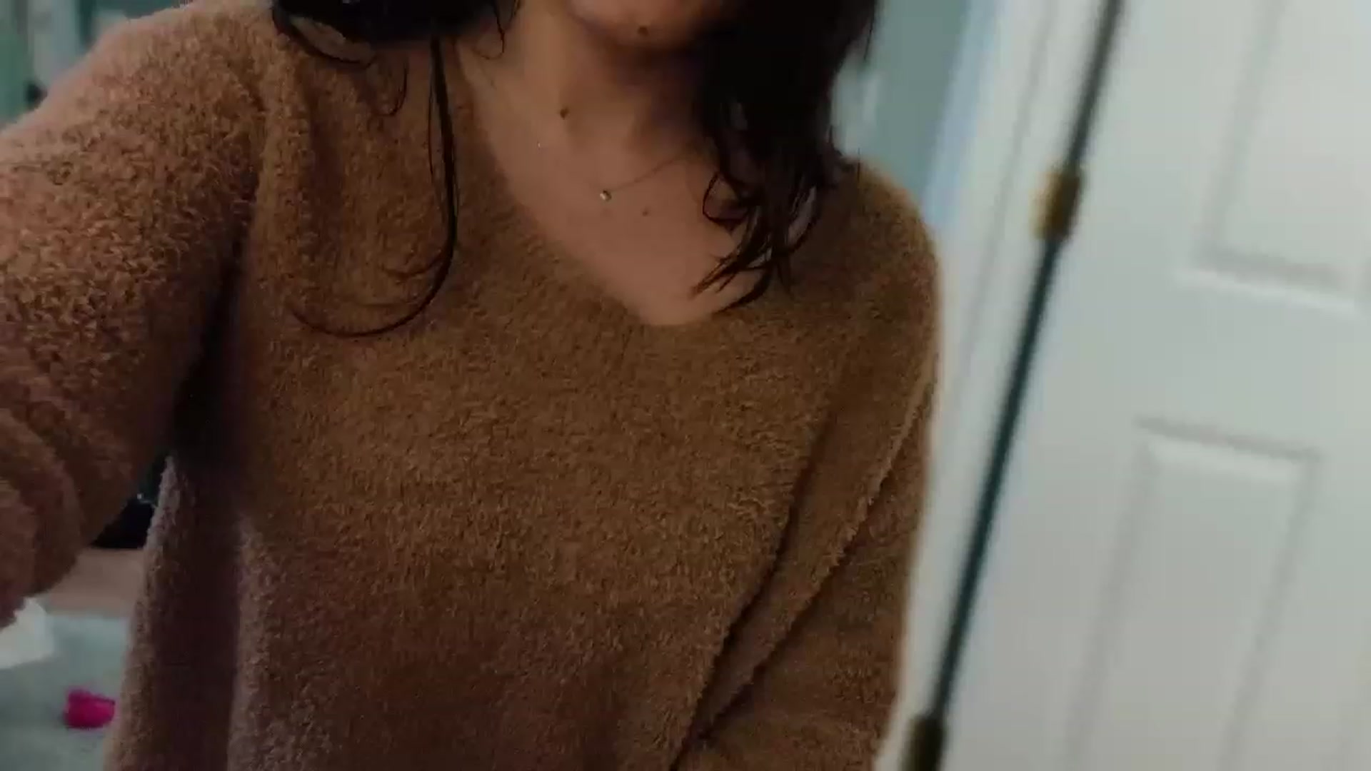 Gallery image thumbnail from olivia_virgo's myfreecams stream on, 03/13/2023, 21:17 image 18 of 20
