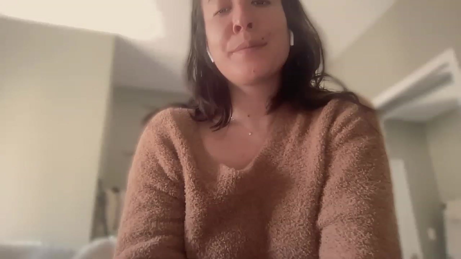 Gallery image thumbnail from olivia_virgo's myfreecams stream on, 03/14/2023, 17:52 image 8 of 20