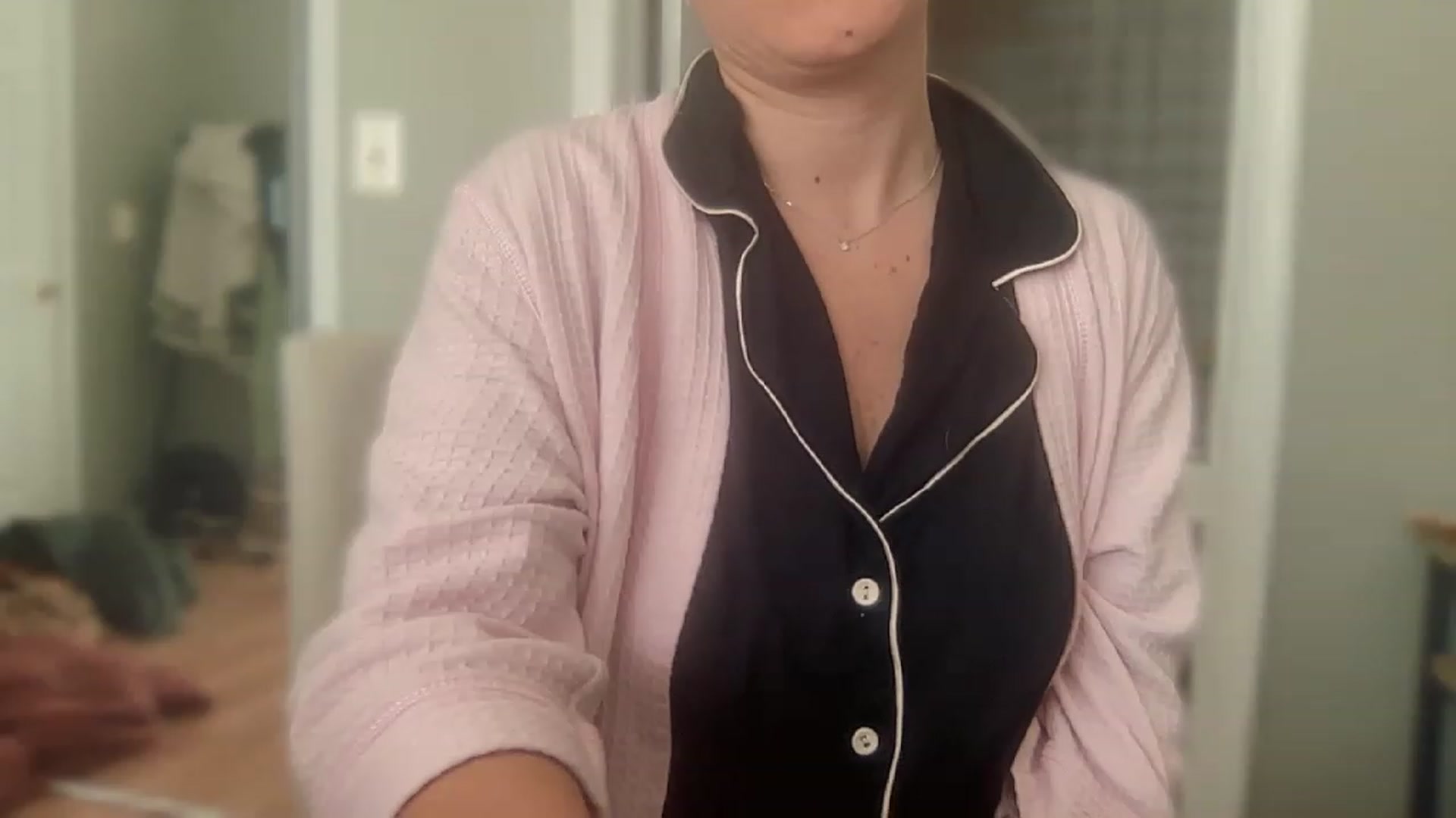 Gallery image thumbnail from olivia_virgo's myfreecams stream on, 03/15/2023, 17:27 image 2 of 20