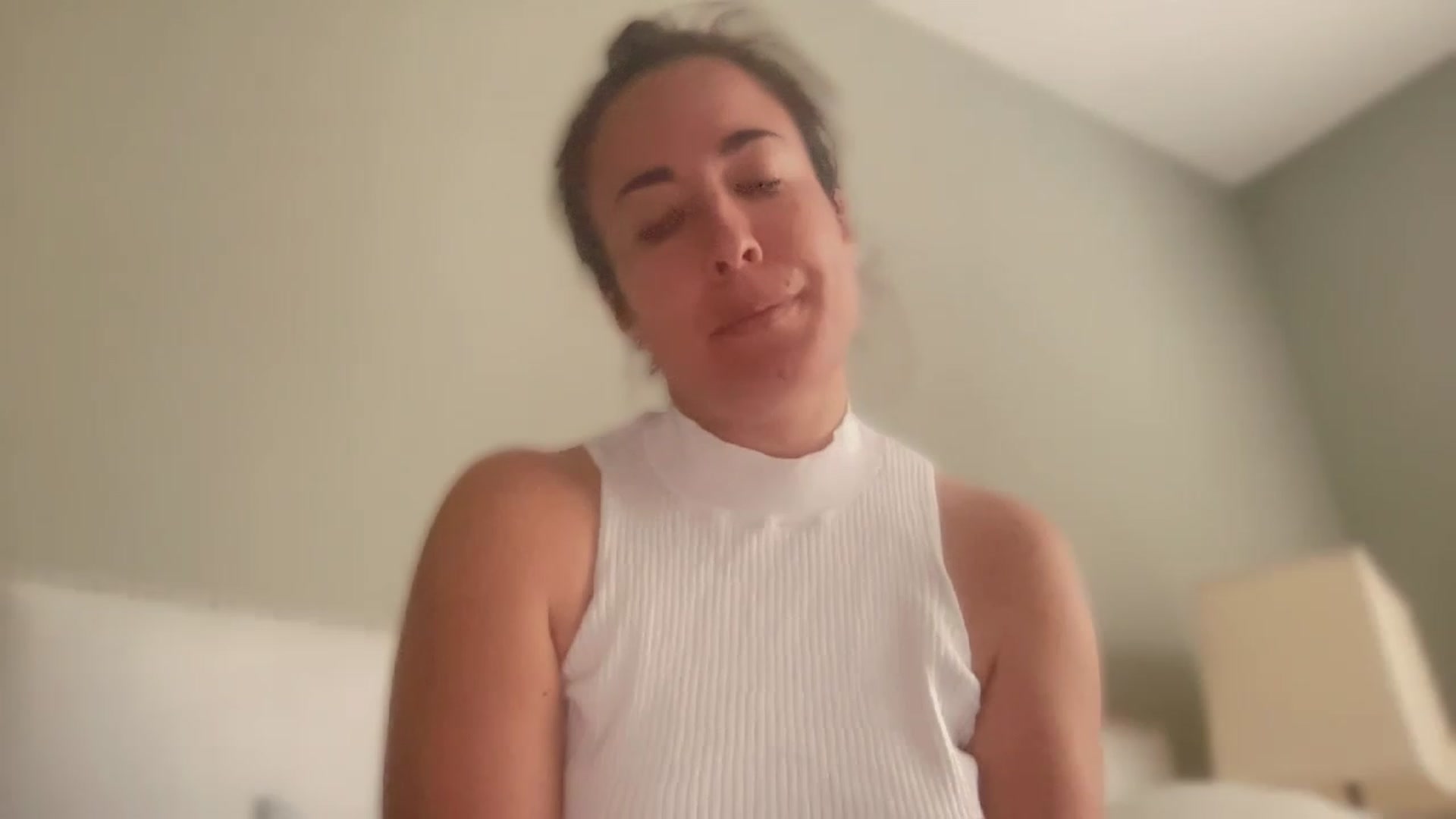 Gallery image thumbnail from olivia_virgo's myfreecams stream on, 03/25/2023, 16:58 image 10 of 20