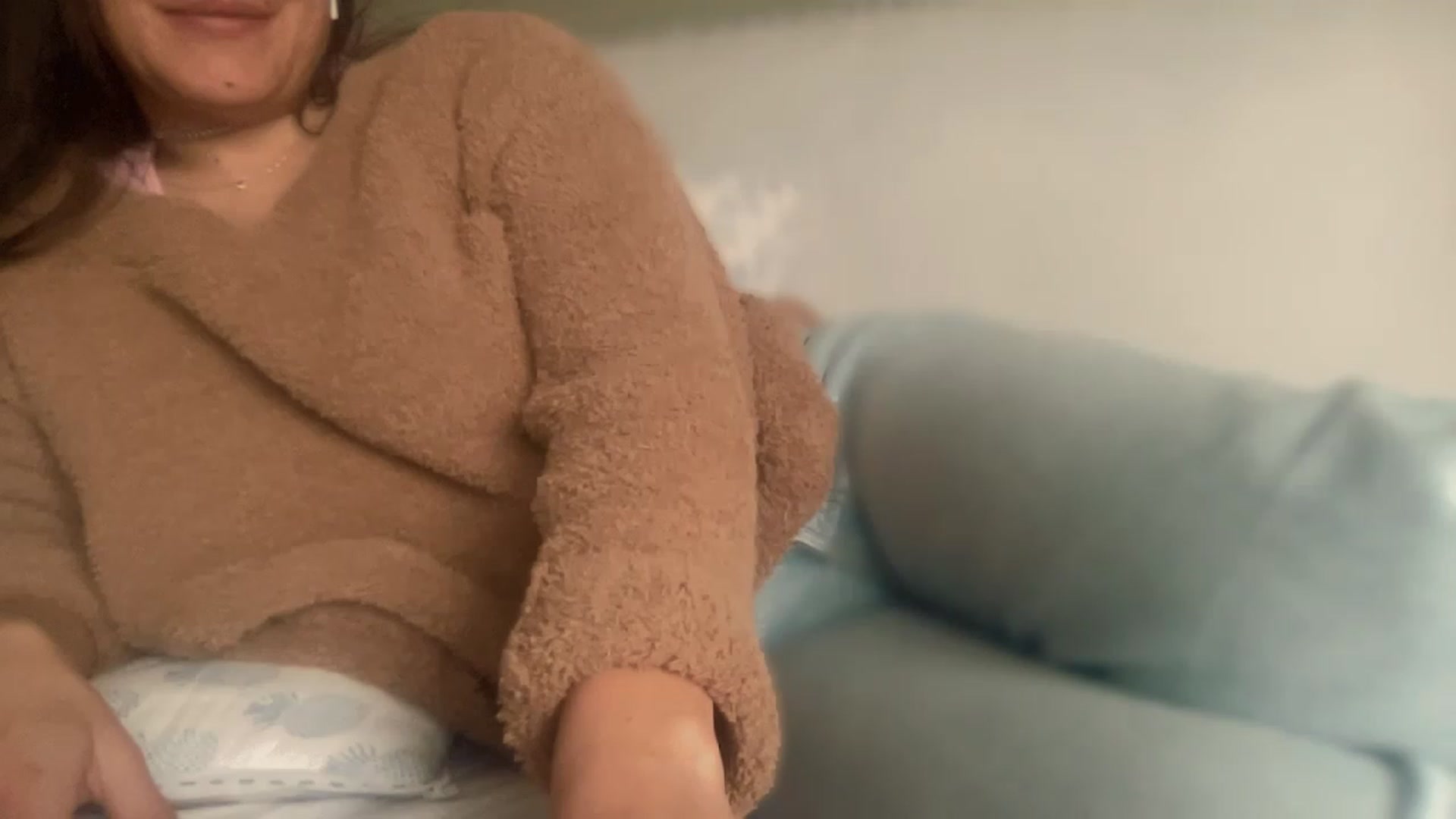 Gallery image thumbnail from olivia_virgo's myfreecams stream on, 03/31/2023, 19:45 image 16 of 20