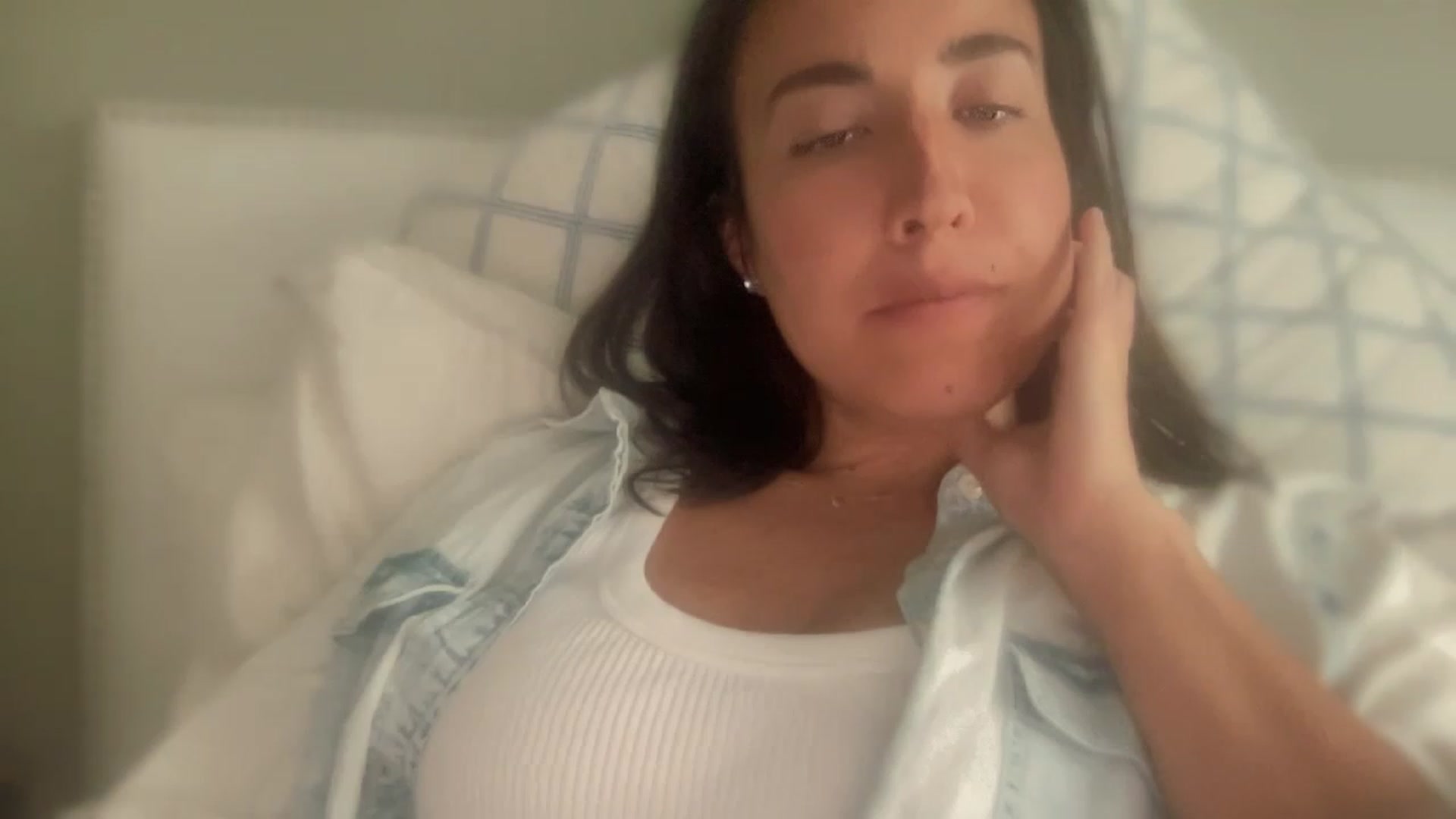 Gallery image thumbnail from olivia_virgo's myfreecams stream on, 04/23/2023, 19:47 image 14 of 20